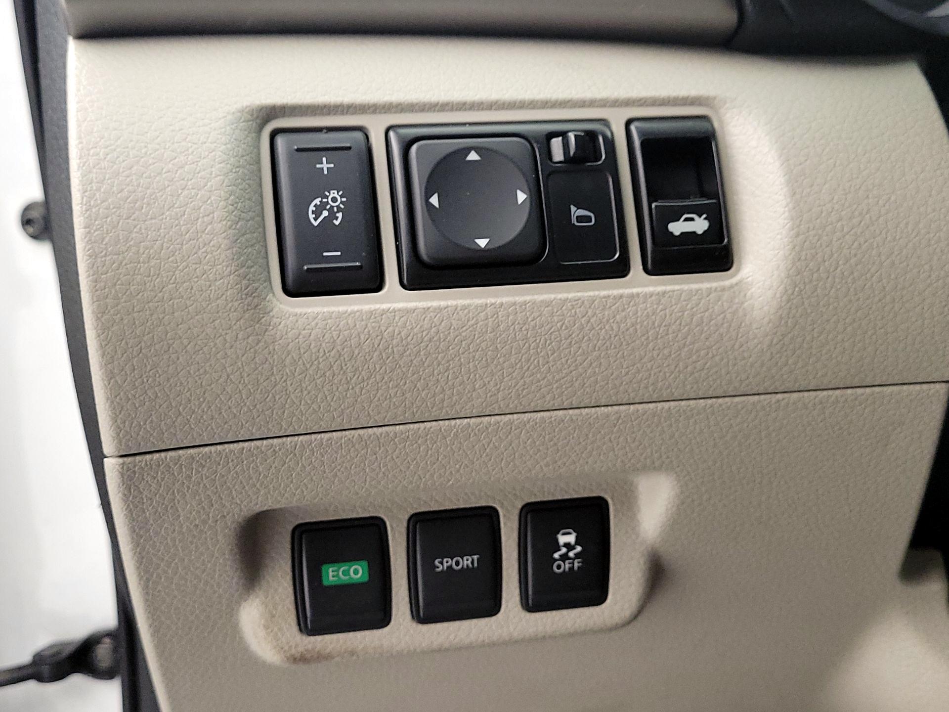 Thumbnail: 2015 Nissan Sentra - 13