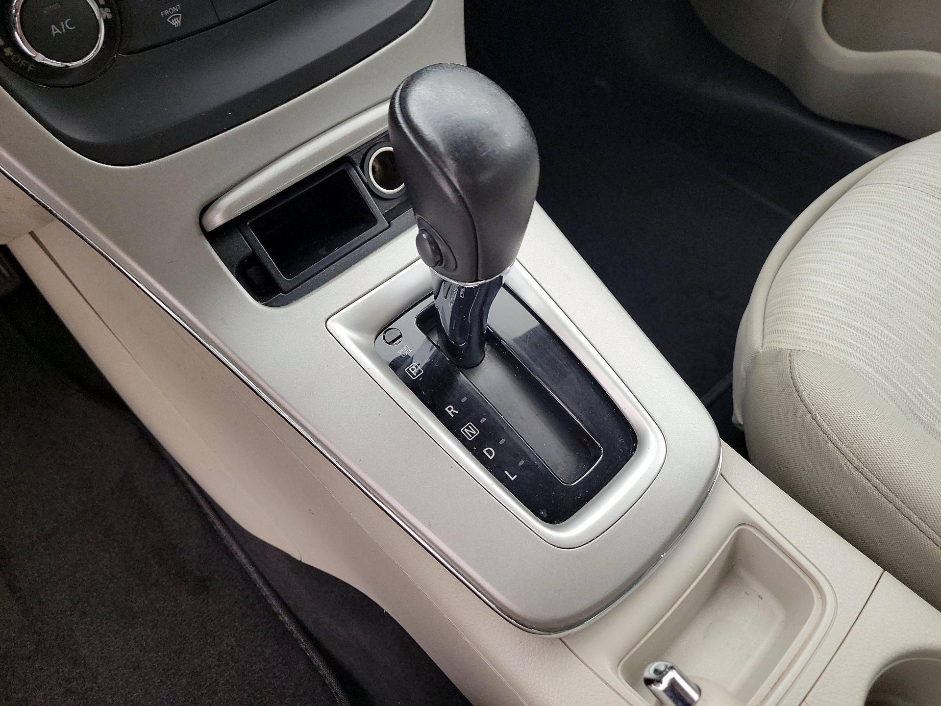 Thumbnail: 2015 Nissan Sentra - 17