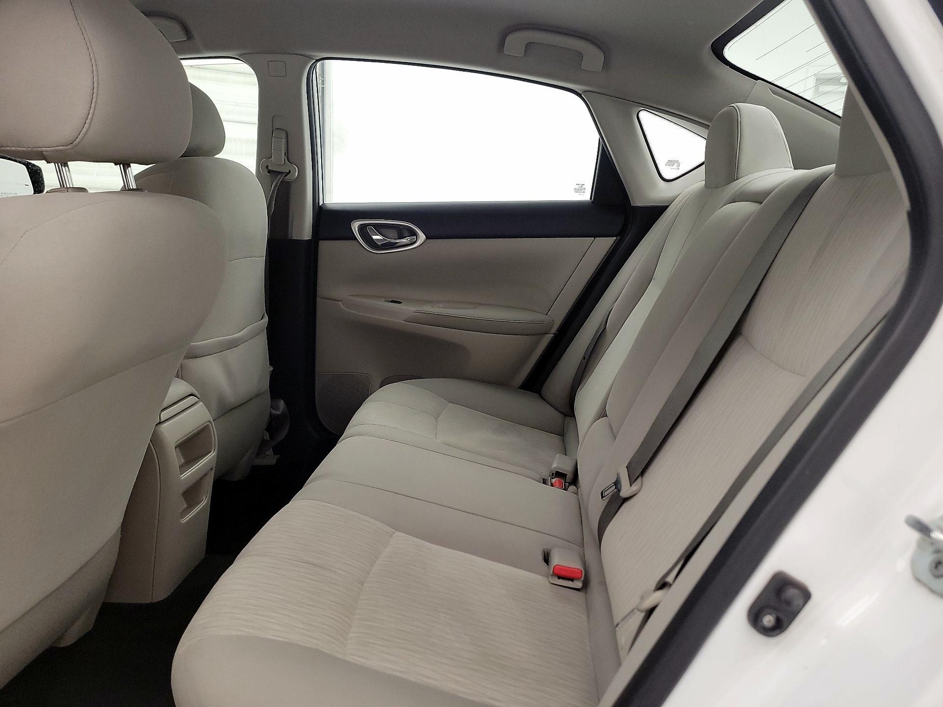 Thumbnail: 2015 Nissan Sentra - 19