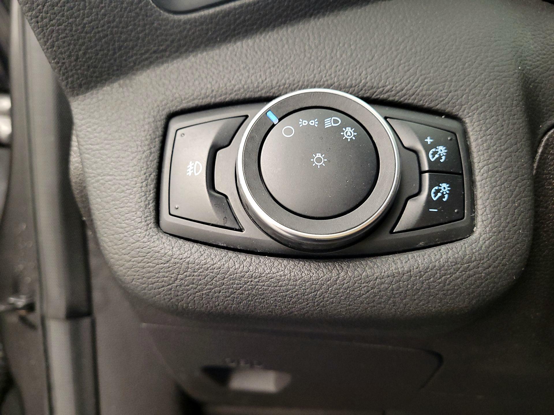 Thumbnail: 2015 Ford Escape - 13