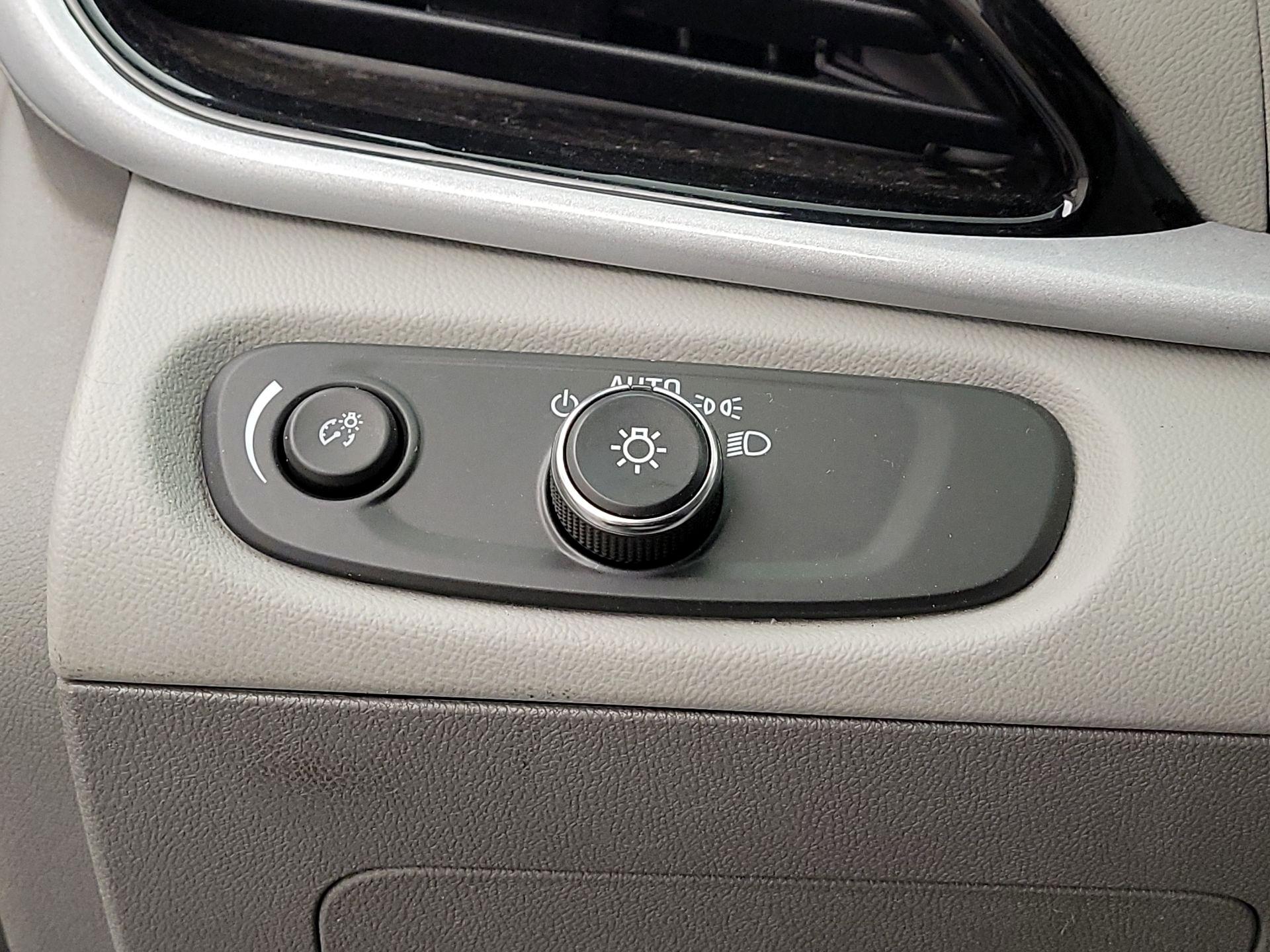 Thumbnail: 2017 Chevrolet Volt - 13