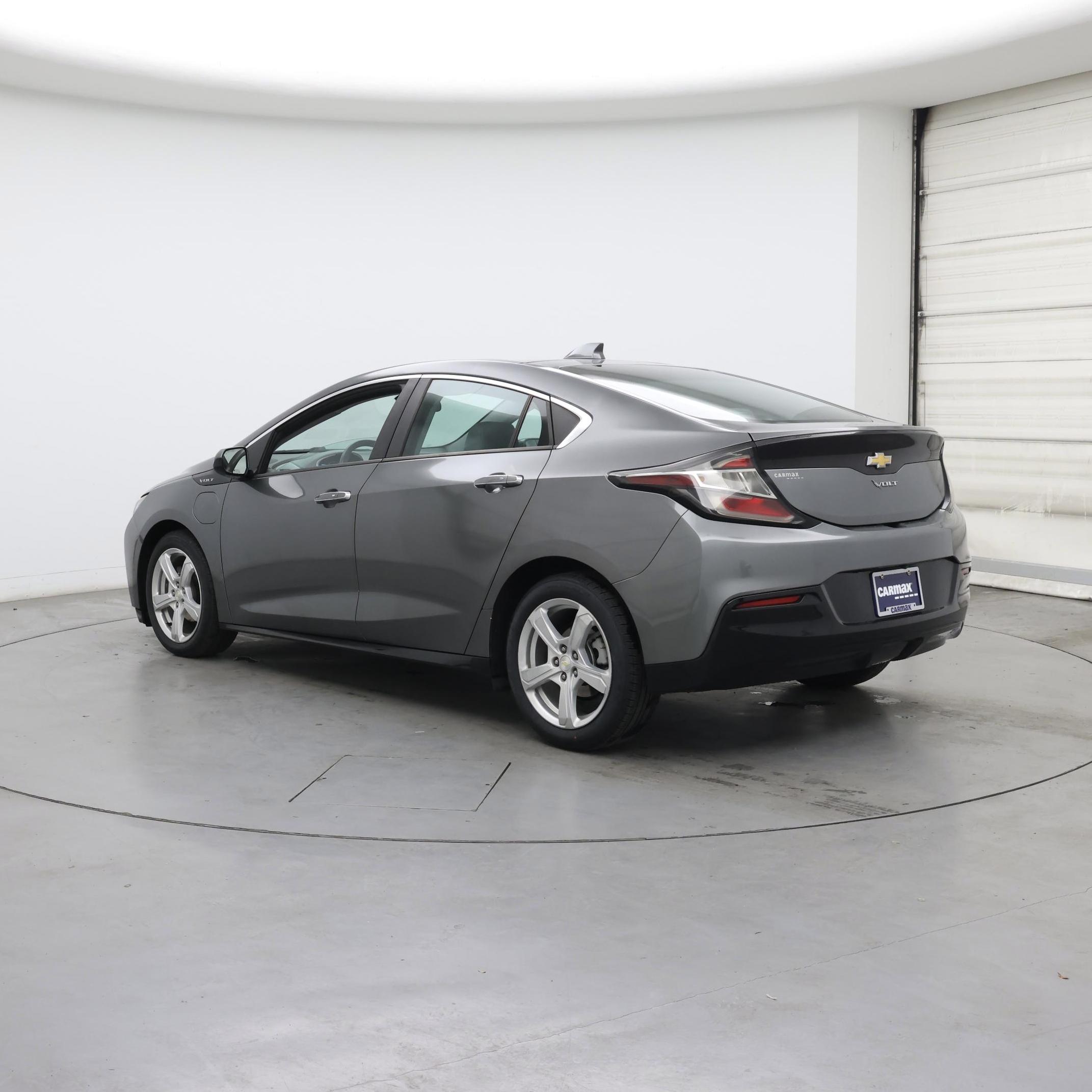Thumbnail: 2017 Chevrolet Volt - 2