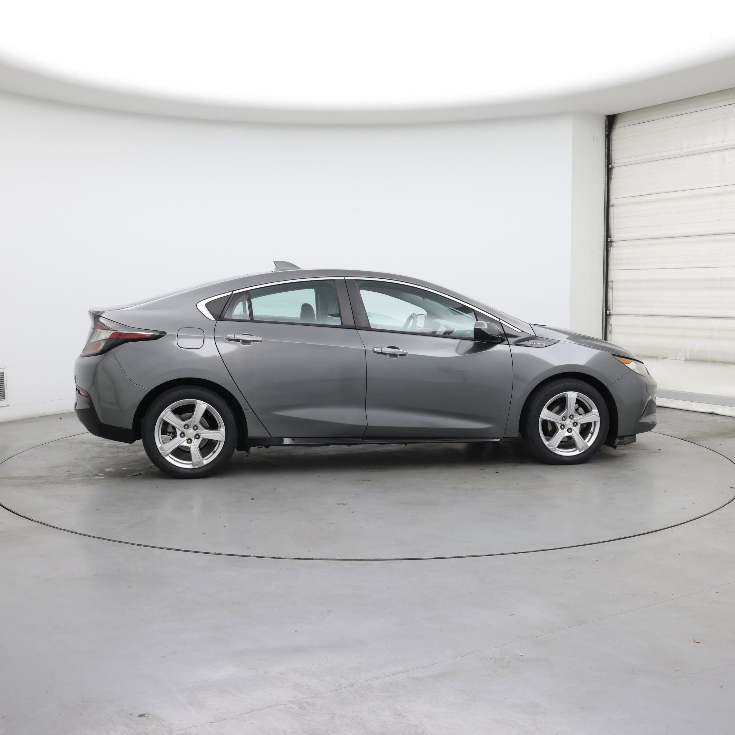 Thumbnail: 2017 Chevrolet Volt - 7