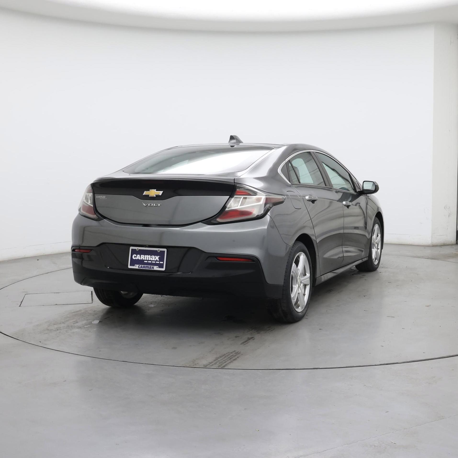Thumbnail: 2017 Chevrolet Volt - 8
