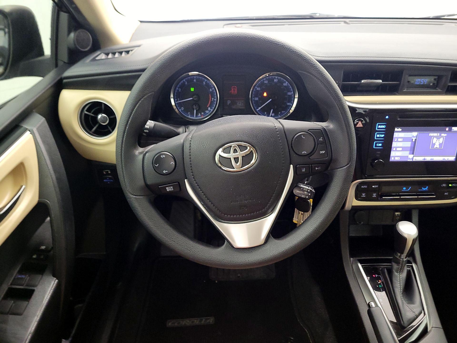 Thumbnail: 2017 Toyota Corolla - 10