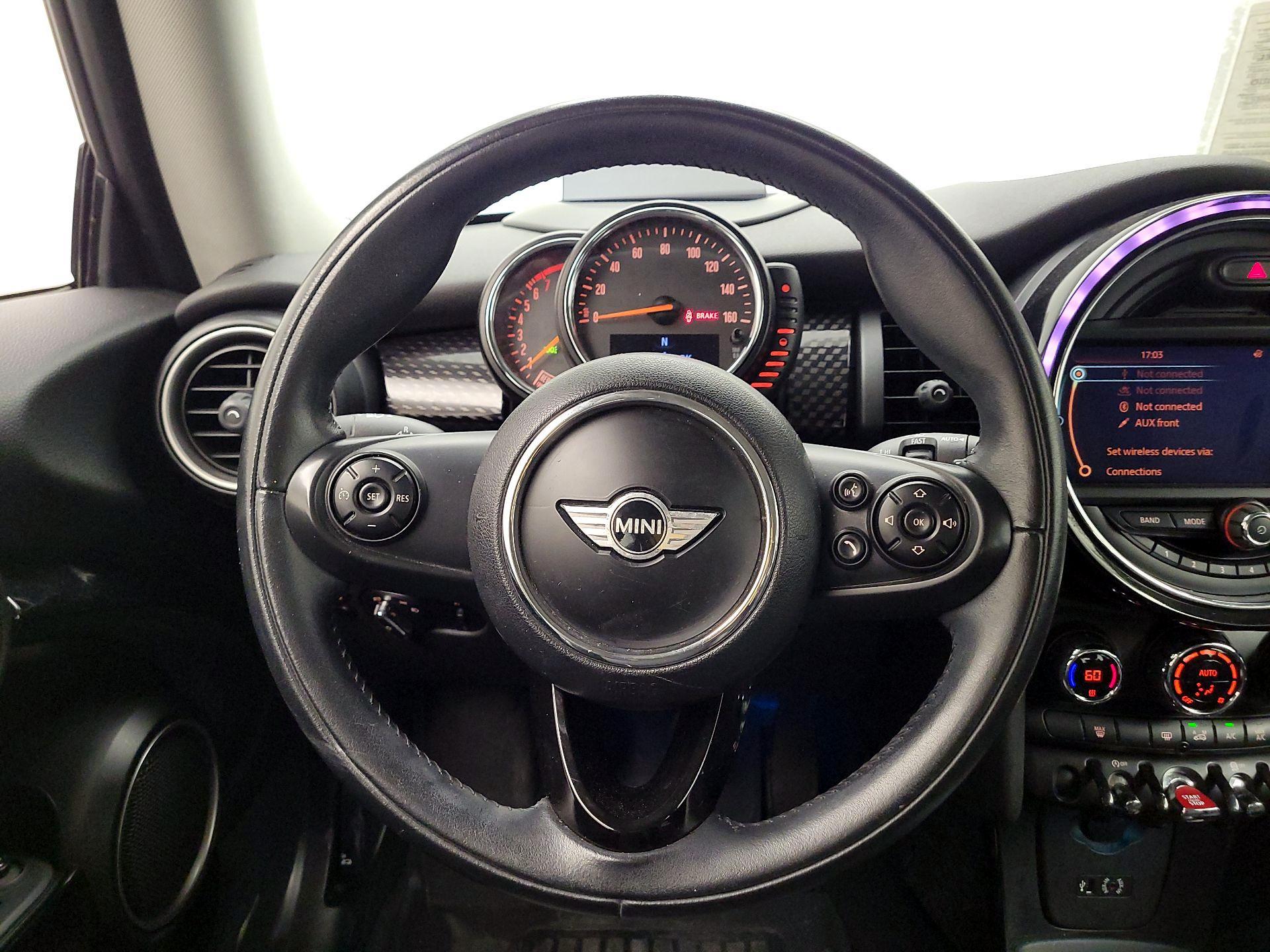 Thumbnail: 2015 MINI Cooper Hardtop - 10