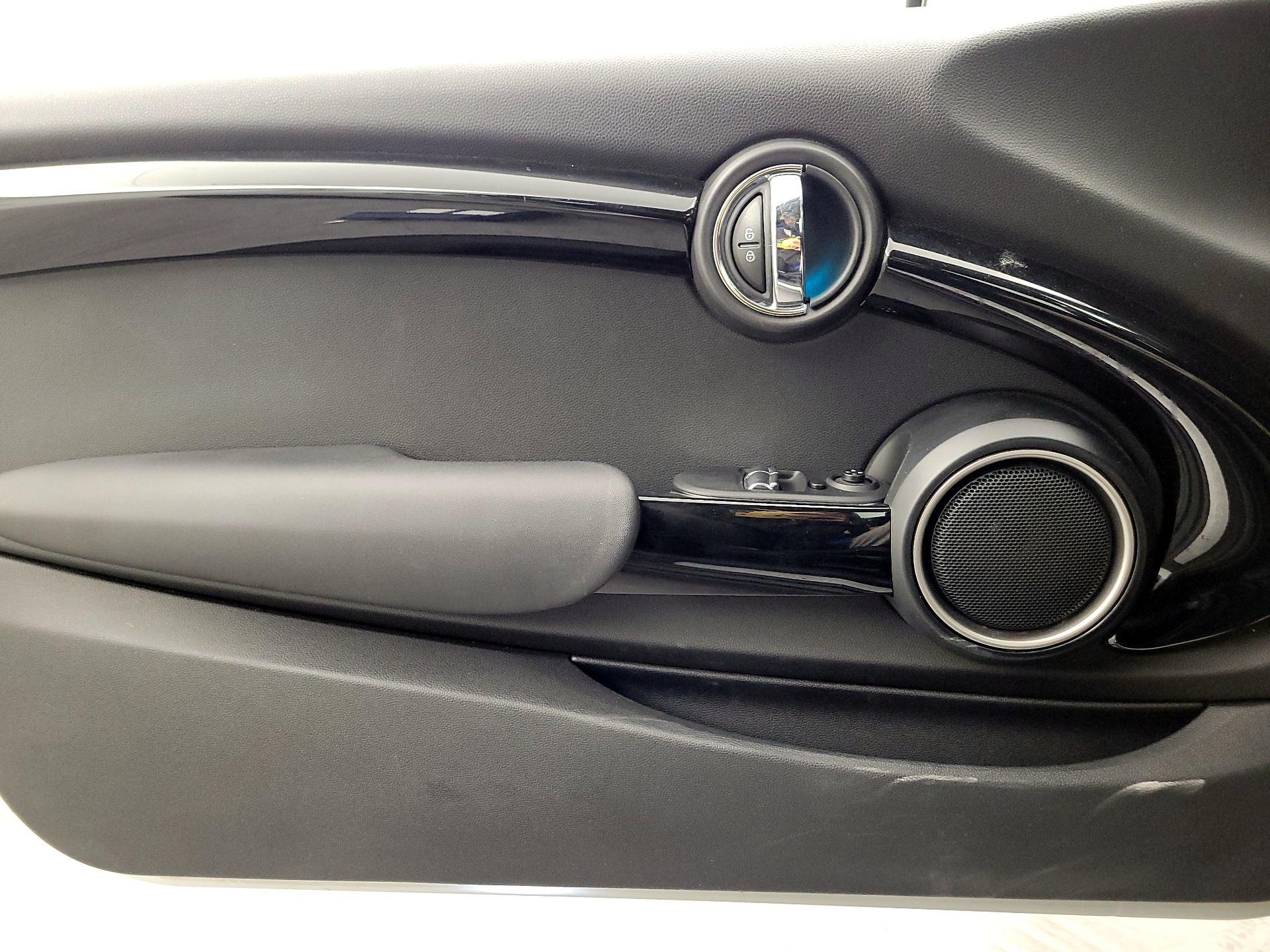 Thumbnail: 2015 MINI Cooper Hardtop - 12