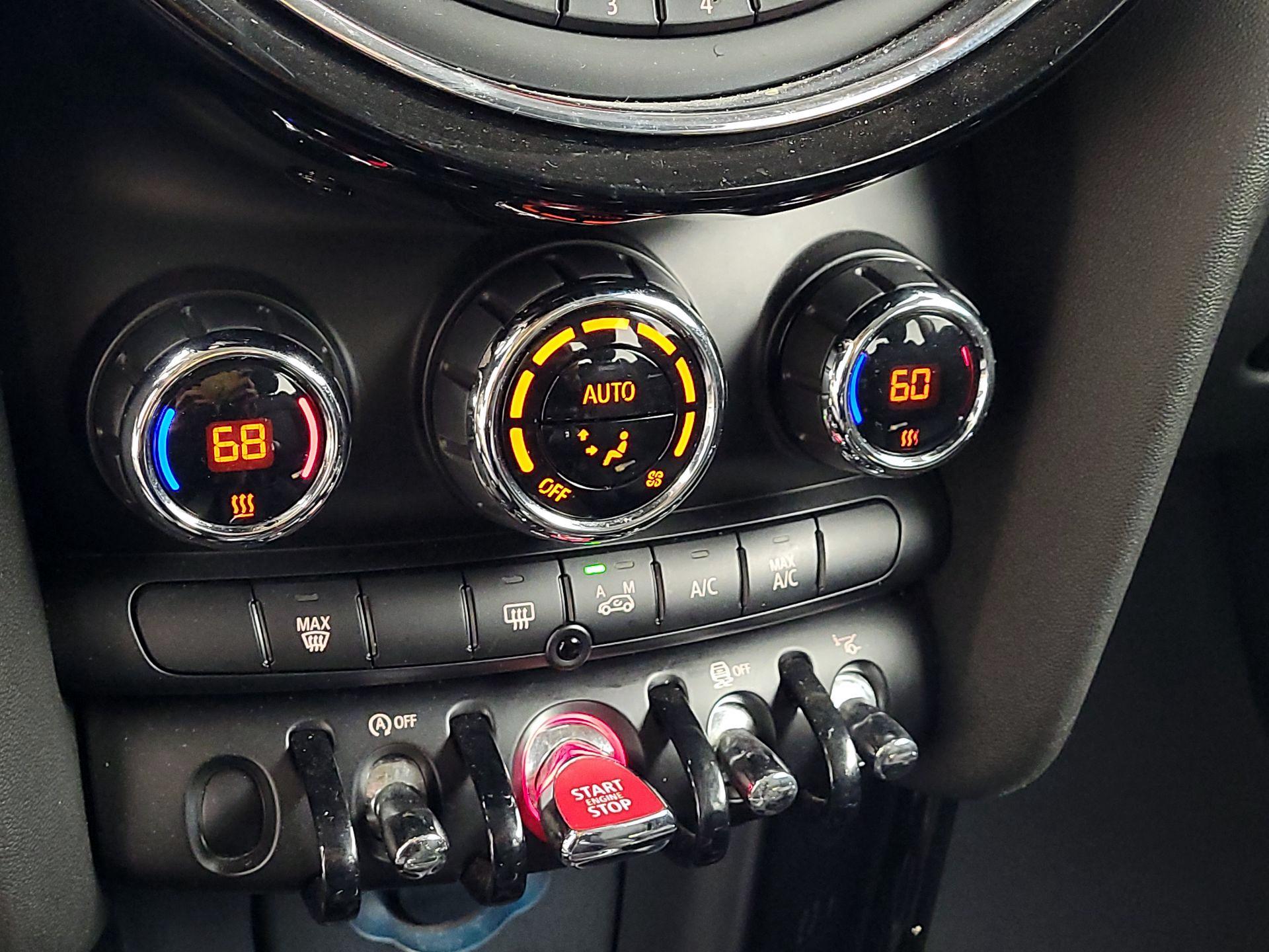 Thumbnail: 2015 MINI Cooper Hardtop - 16