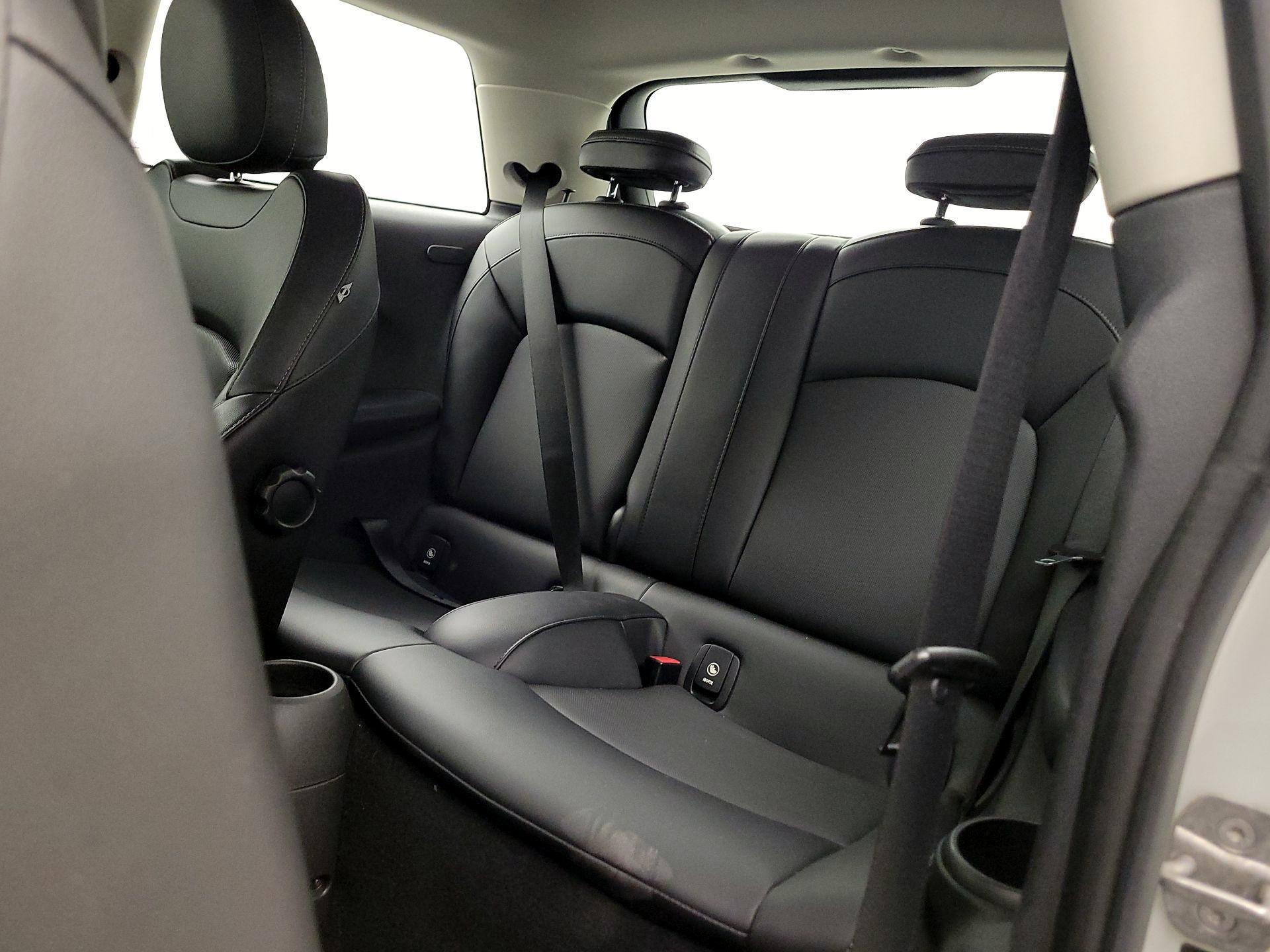 Thumbnail: 2015 MINI Cooper Hardtop - 19