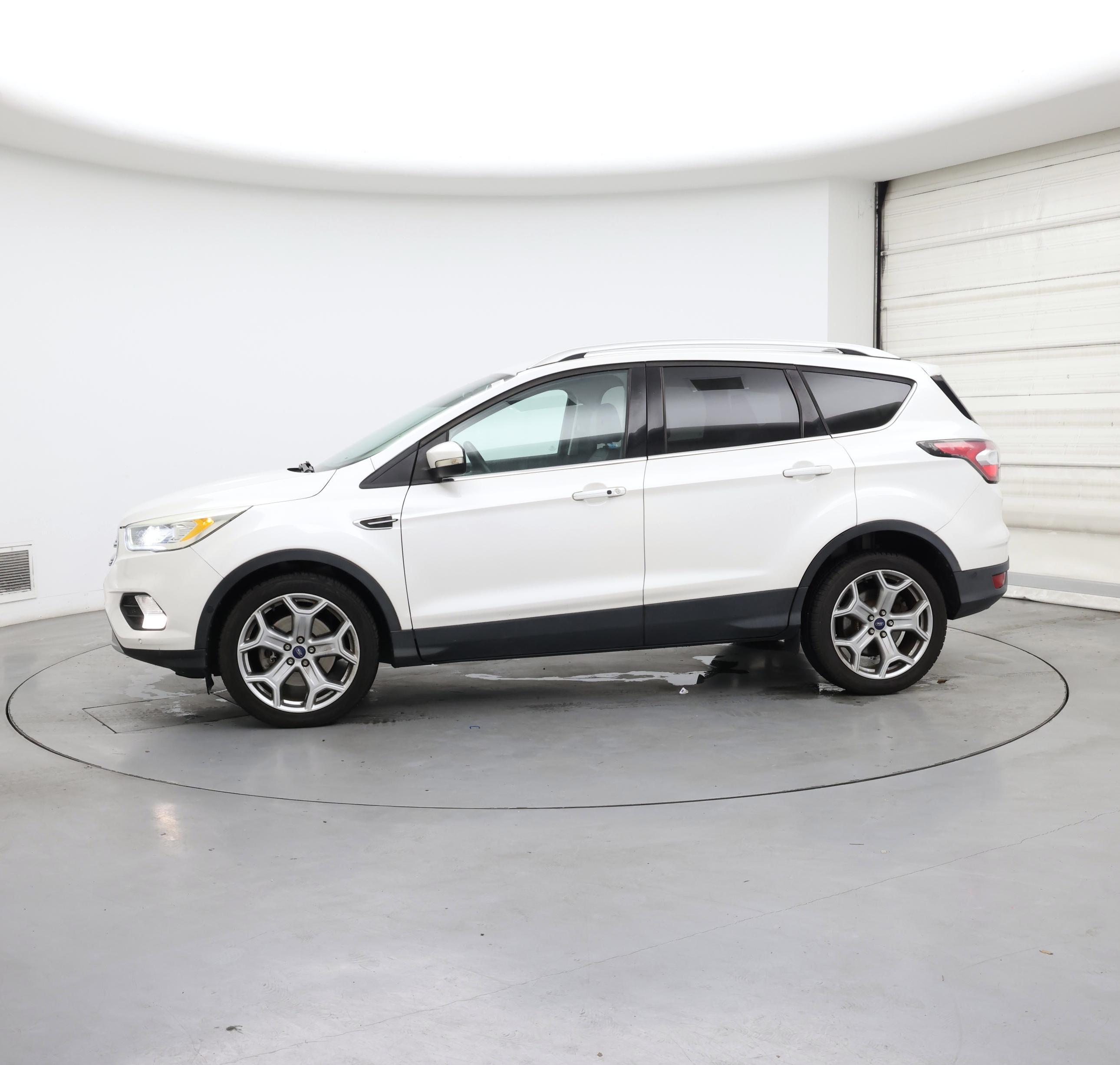 Thumbnail: 2017 Ford Escape - 3