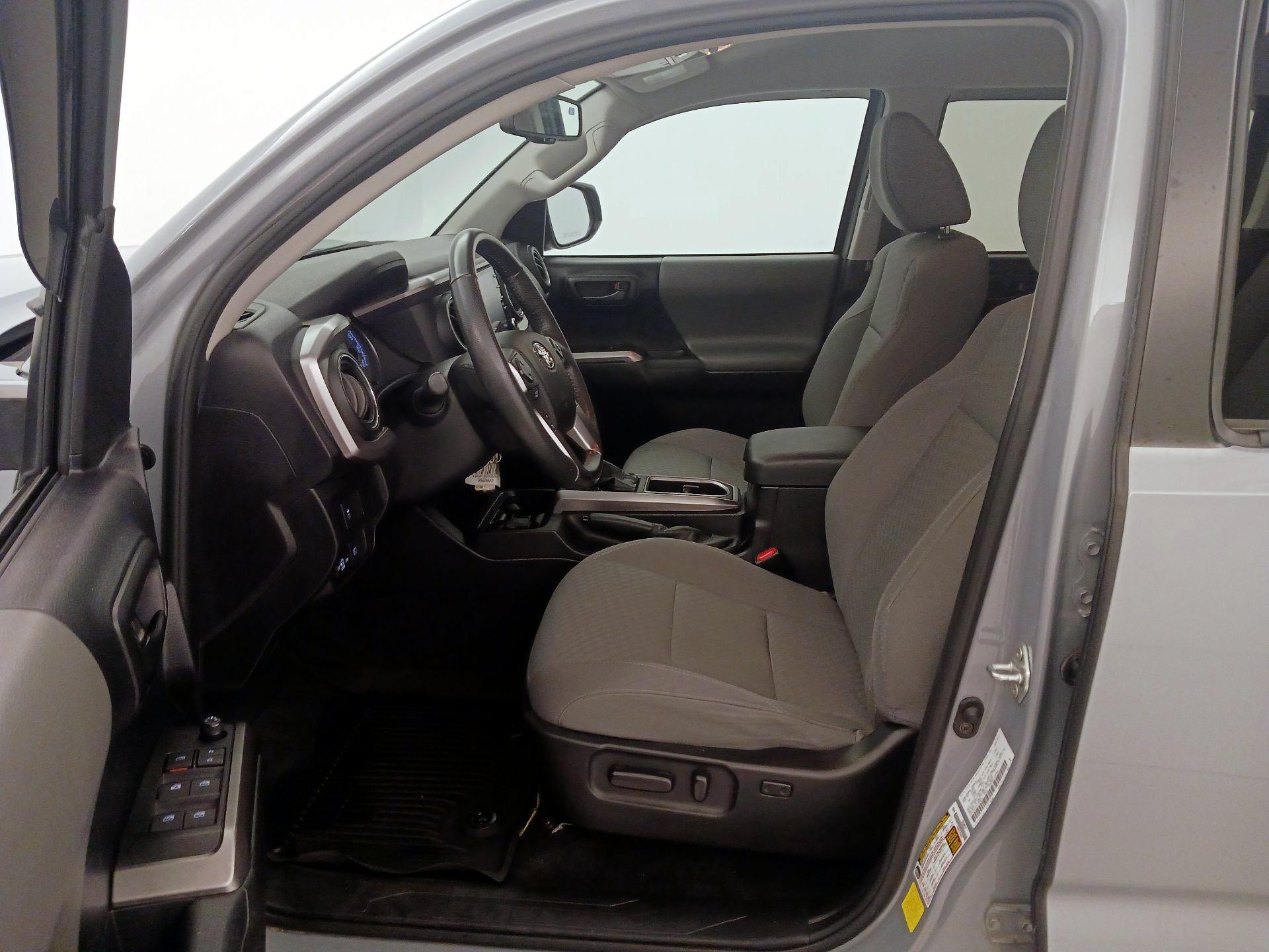 Thumbnail: 2021 Toyota Tacoma - 11