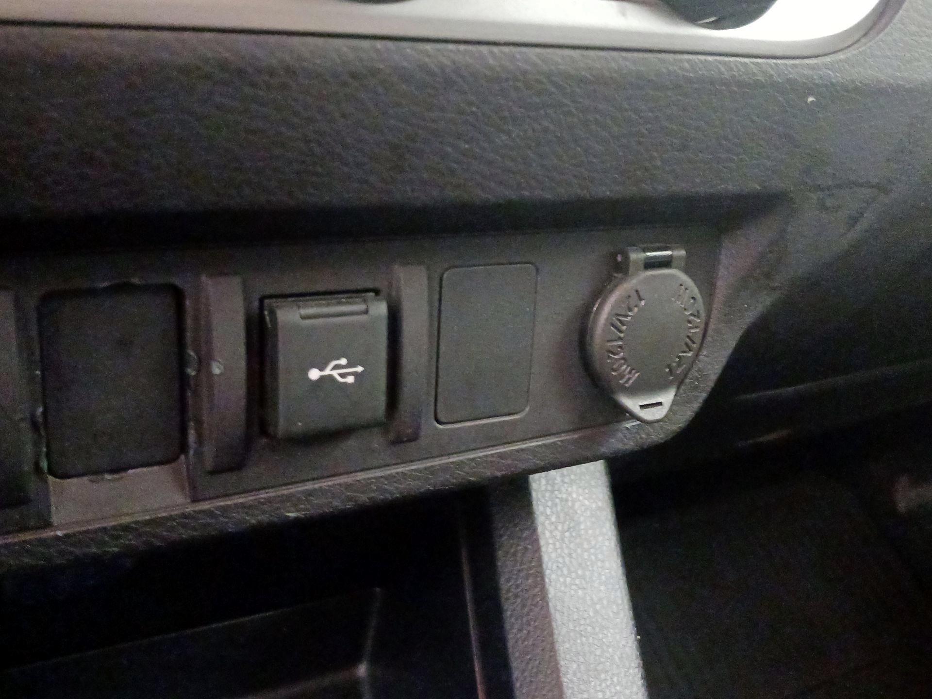 Thumbnail: 2021 Toyota Tacoma - 18