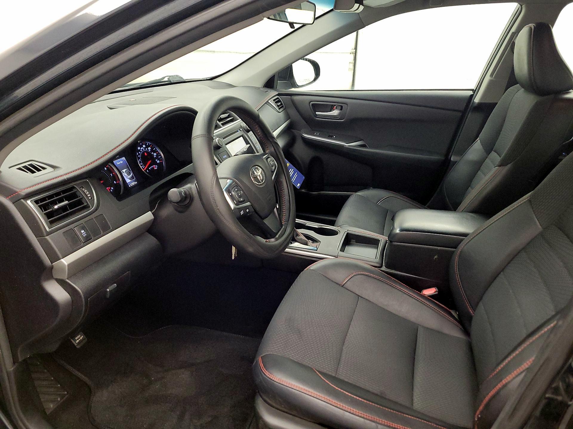 Thumbnail: 2016 Toyota Camry - 11