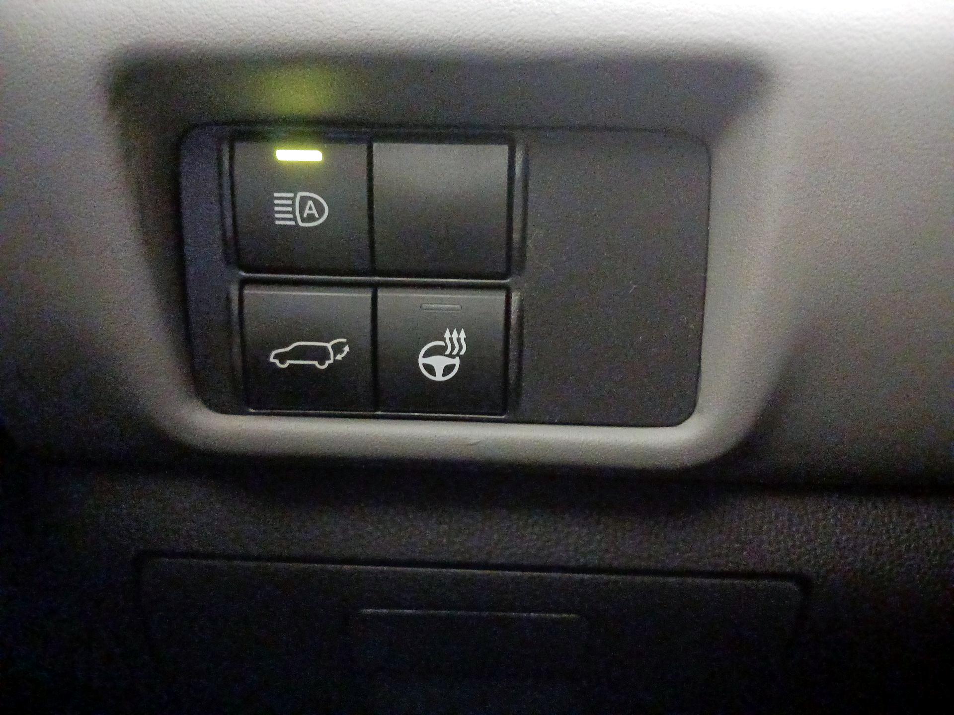 Thumbnail: 2020 Toyota Highlander - 13