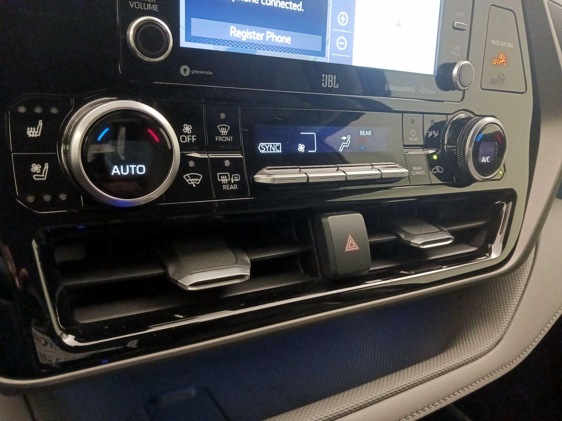 Thumbnail: 2020 Toyota Highlander - 17