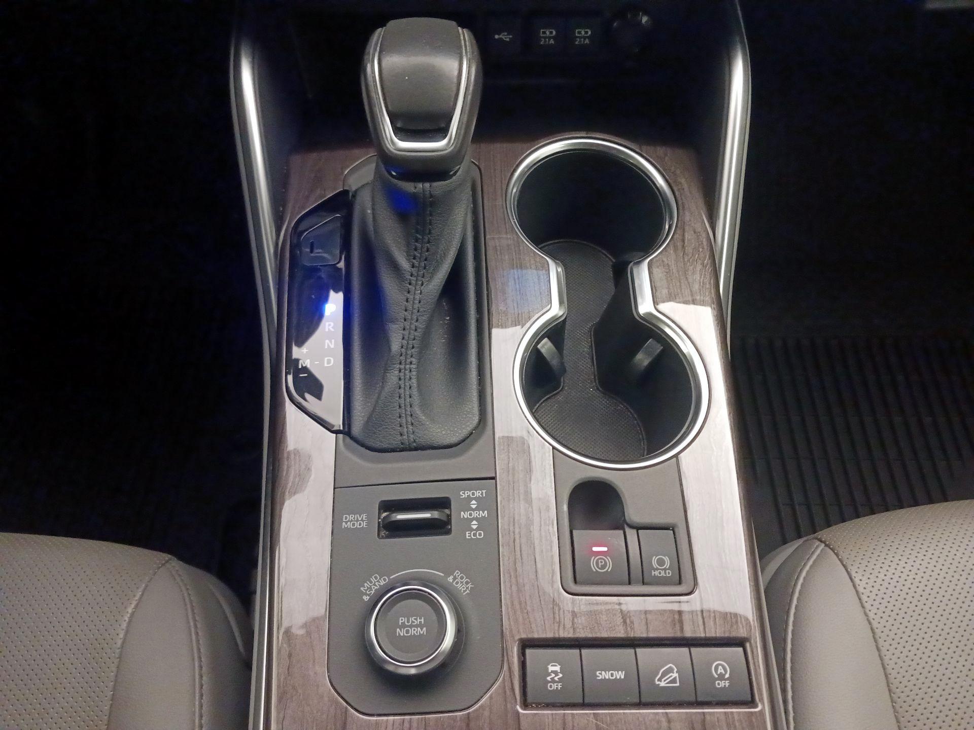 Thumbnail: 2020 Toyota Highlander - 18