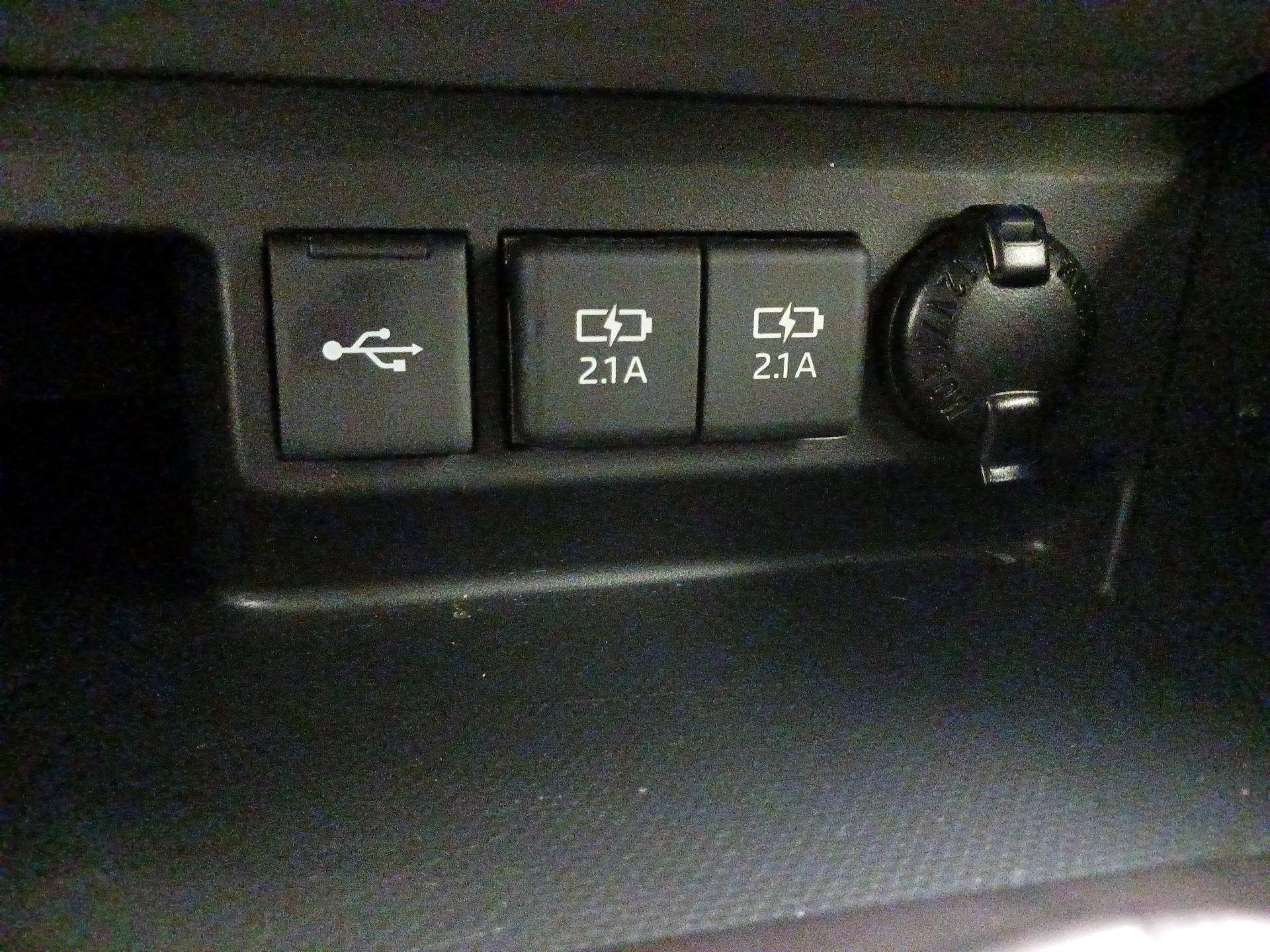 Thumbnail: 2020 Toyota Highlander - 19