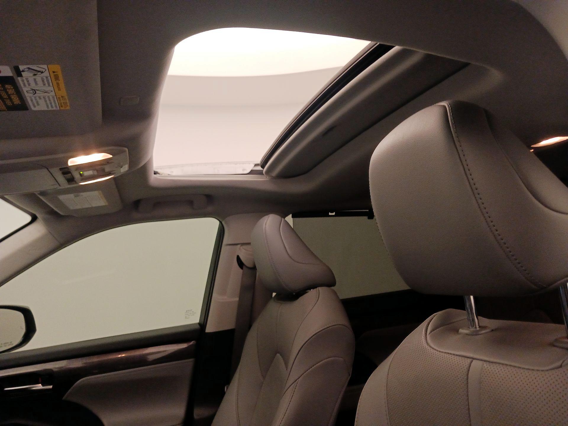 Thumbnail: 2020 Toyota Highlander - 20