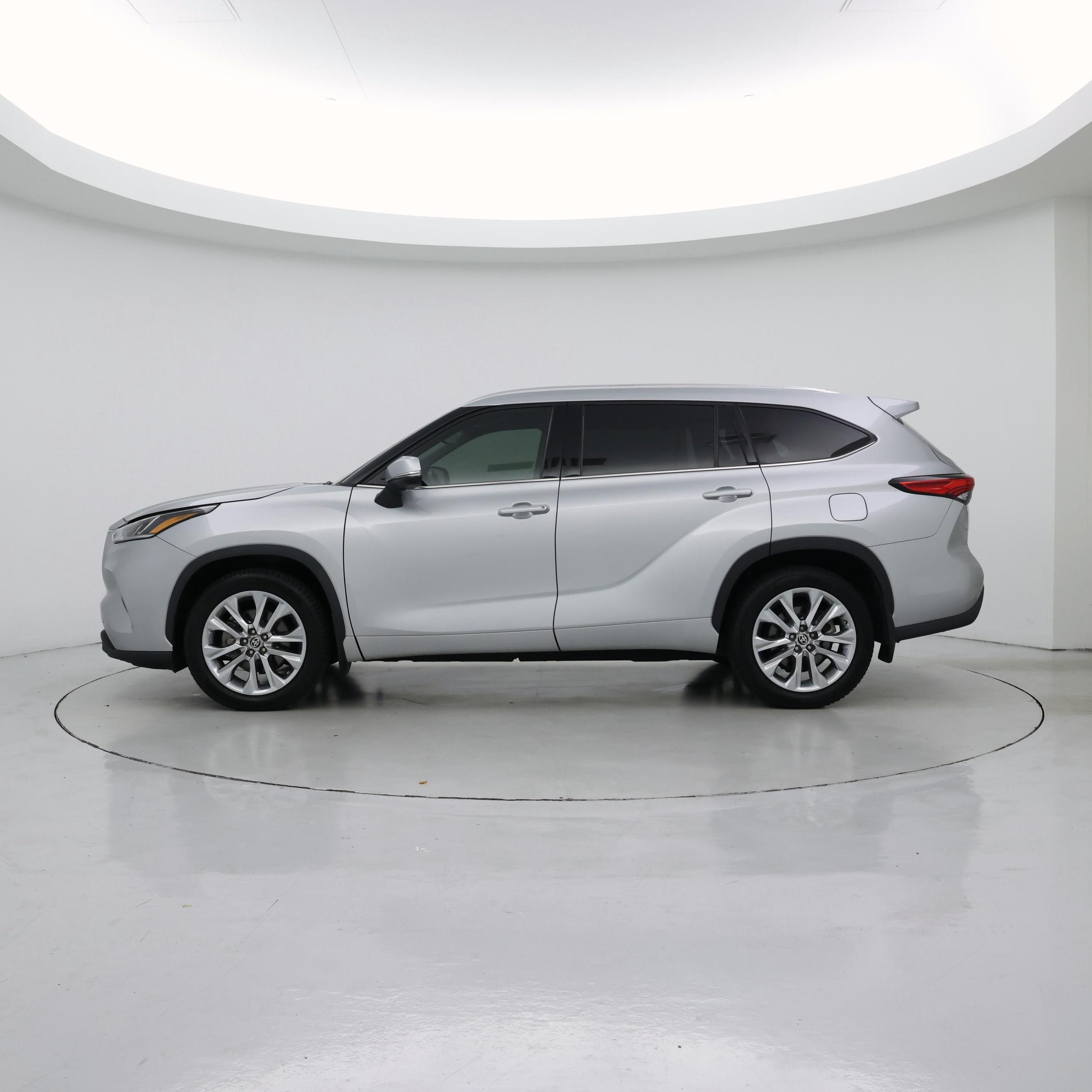 Thumbnail: 2020 Toyota Highlander - 3