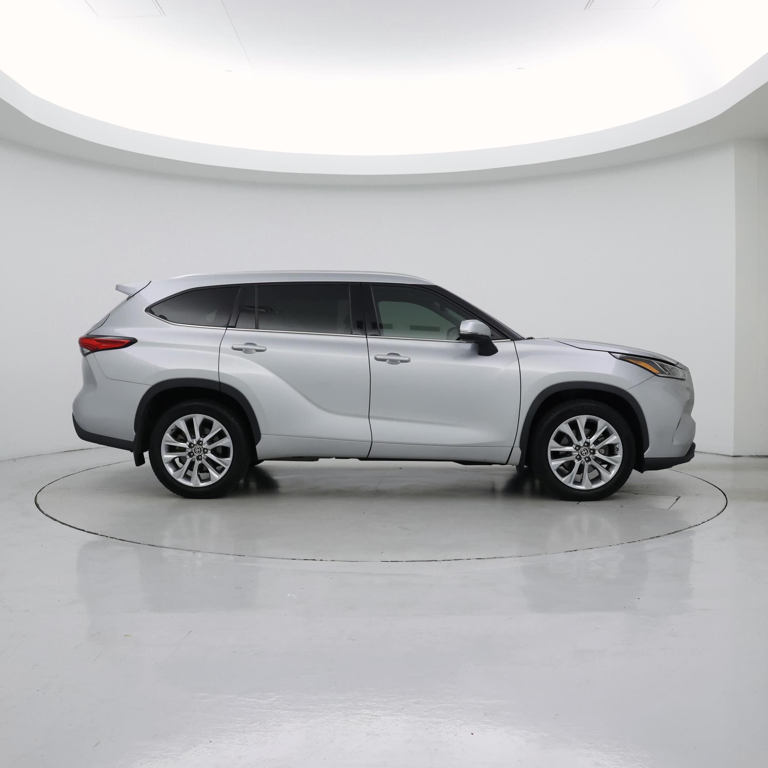 Thumbnail: 2020 Toyota Highlander - 7