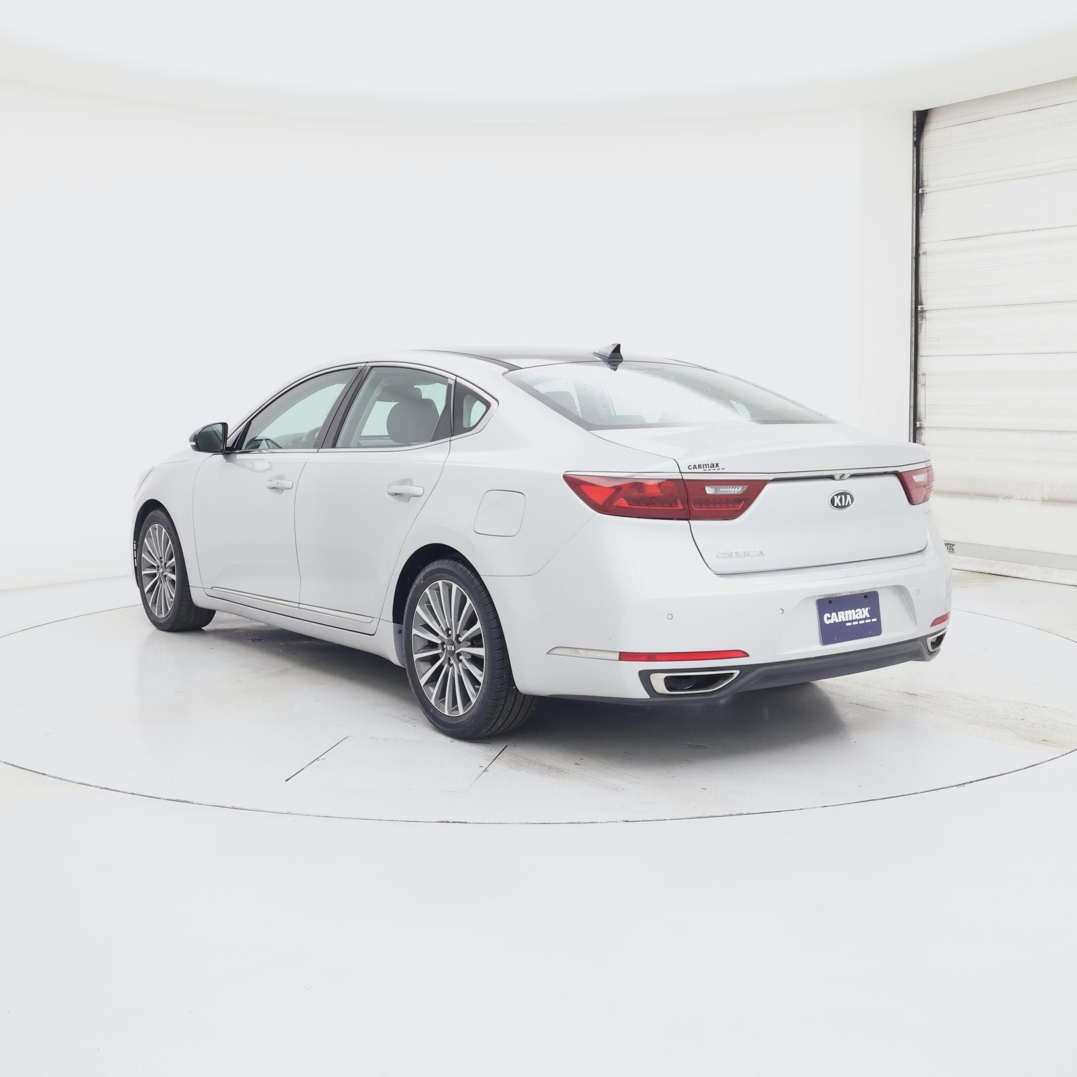 Thumbnail: 2017 Kia Cadenza - 2