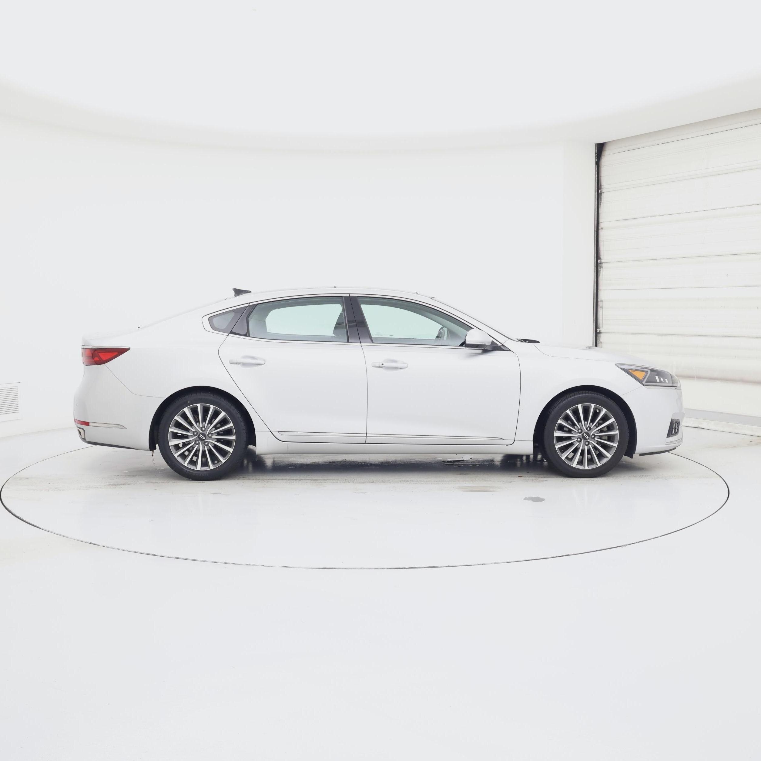 Thumbnail: 2017 Kia Cadenza - 7