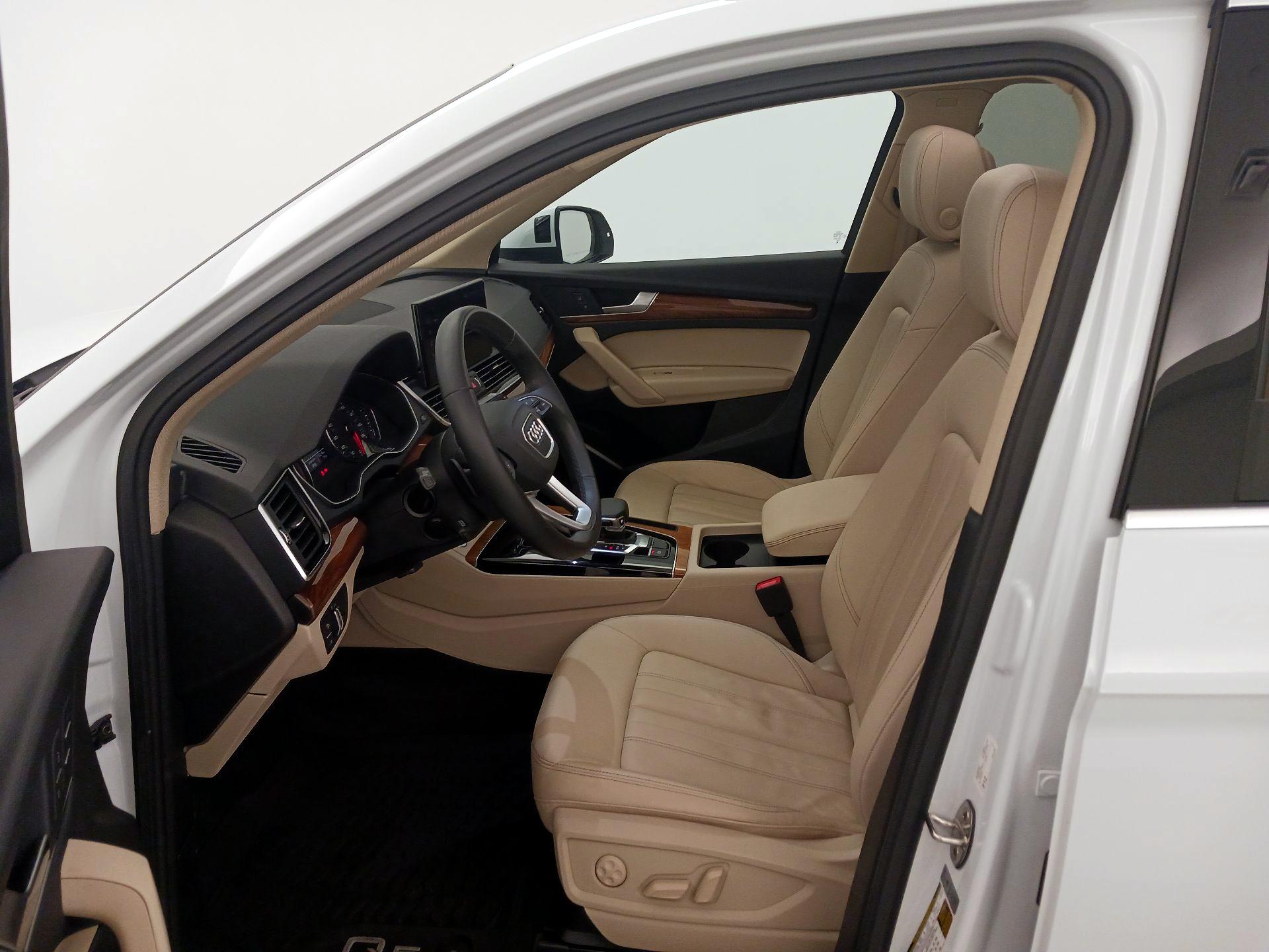 Thumbnail: 2023 Audi Q5 - 11