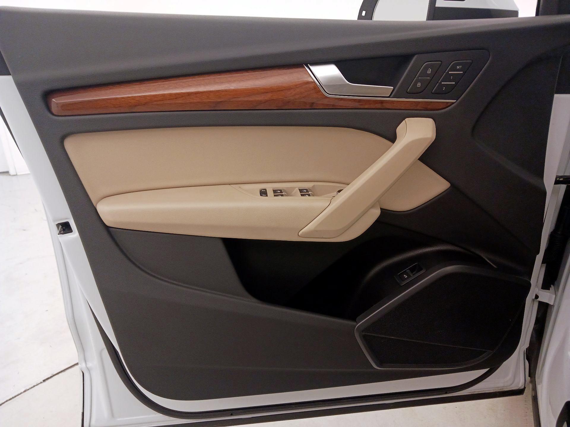 Thumbnail: 2023 Audi Q5 - 12