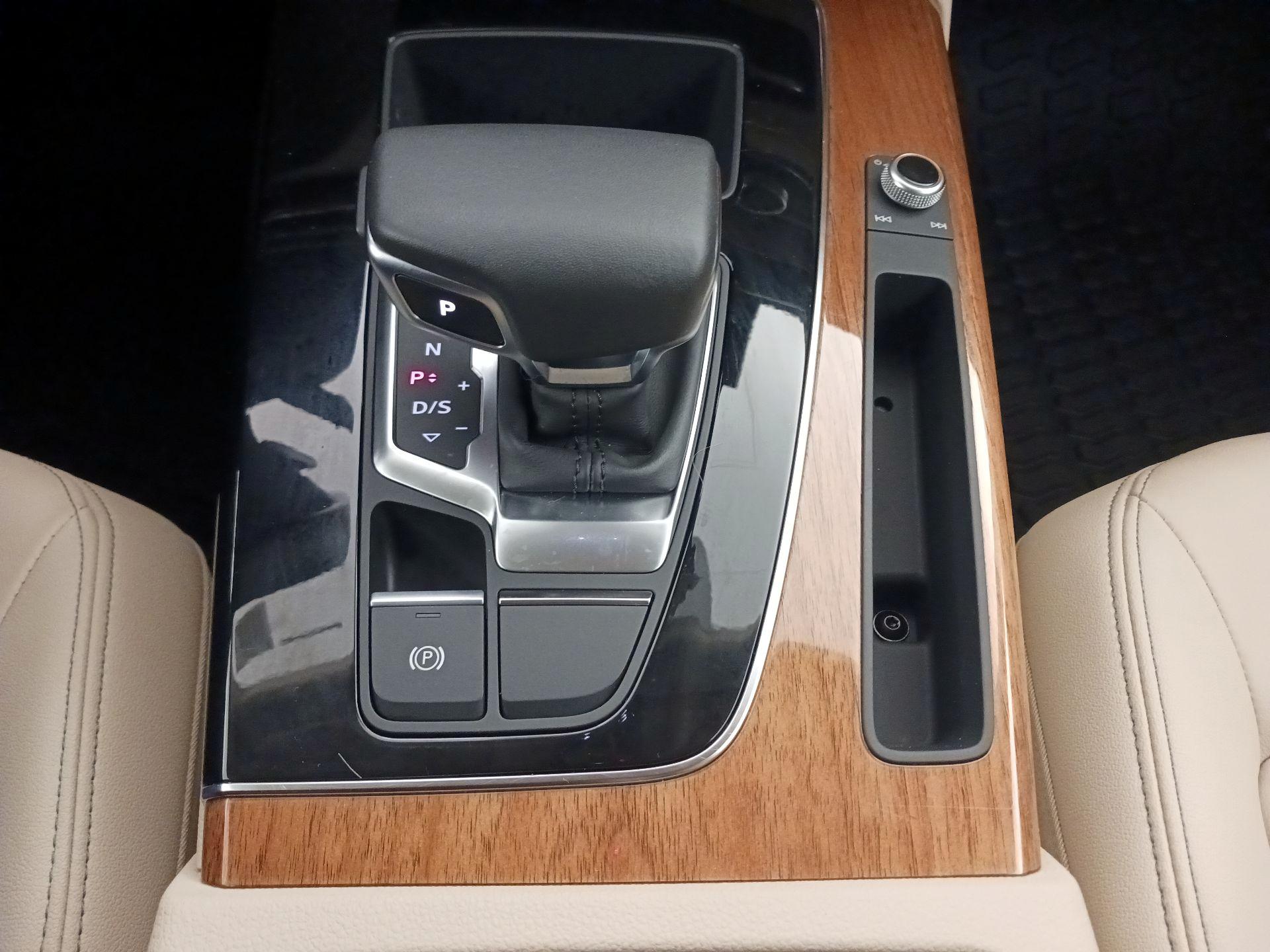 Thumbnail: 2023 Audi Q5 - 17