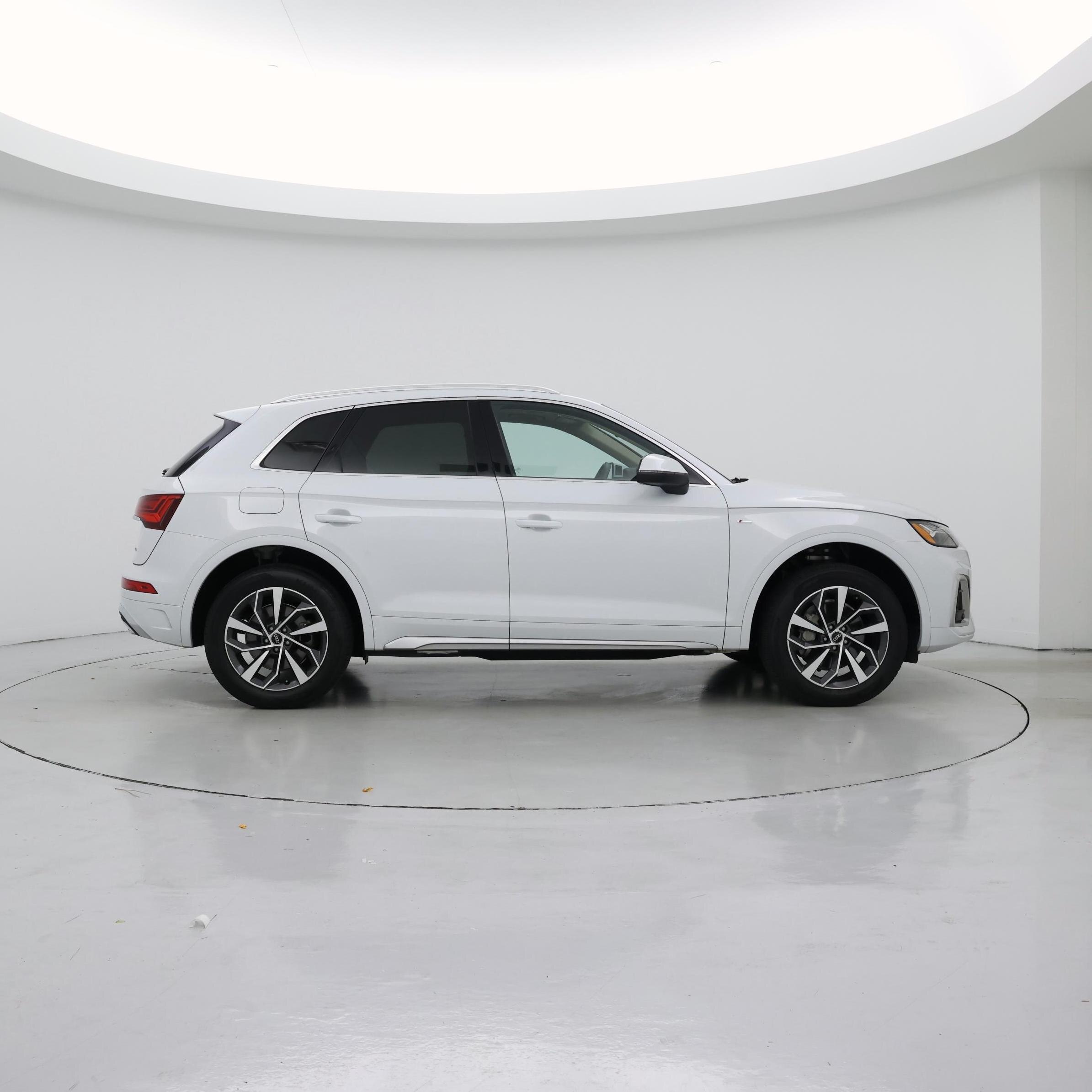 Thumbnail: 2023 Audi Q5 - 7