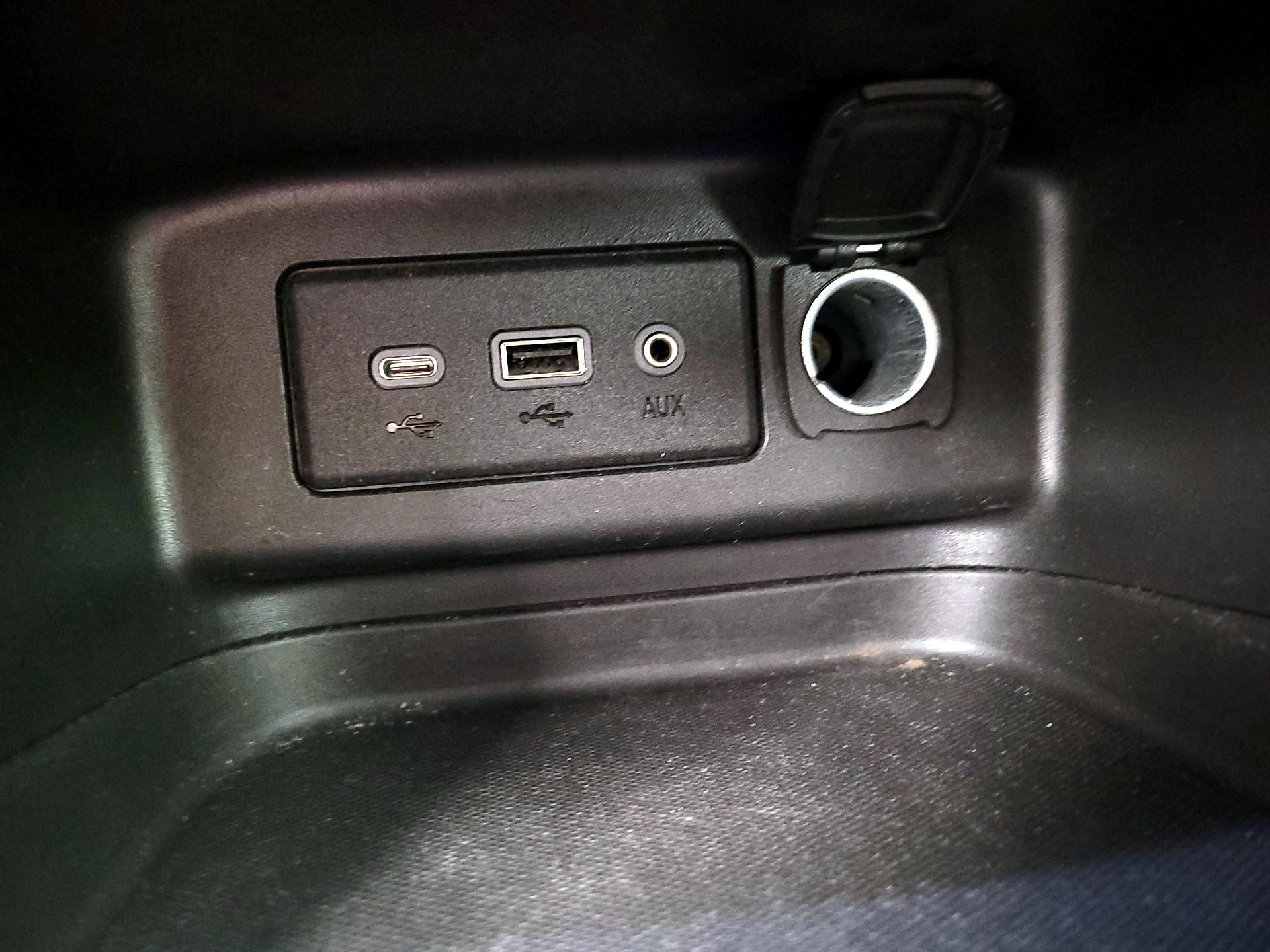 Thumbnail: 2021 Chevrolet Equinox - 18