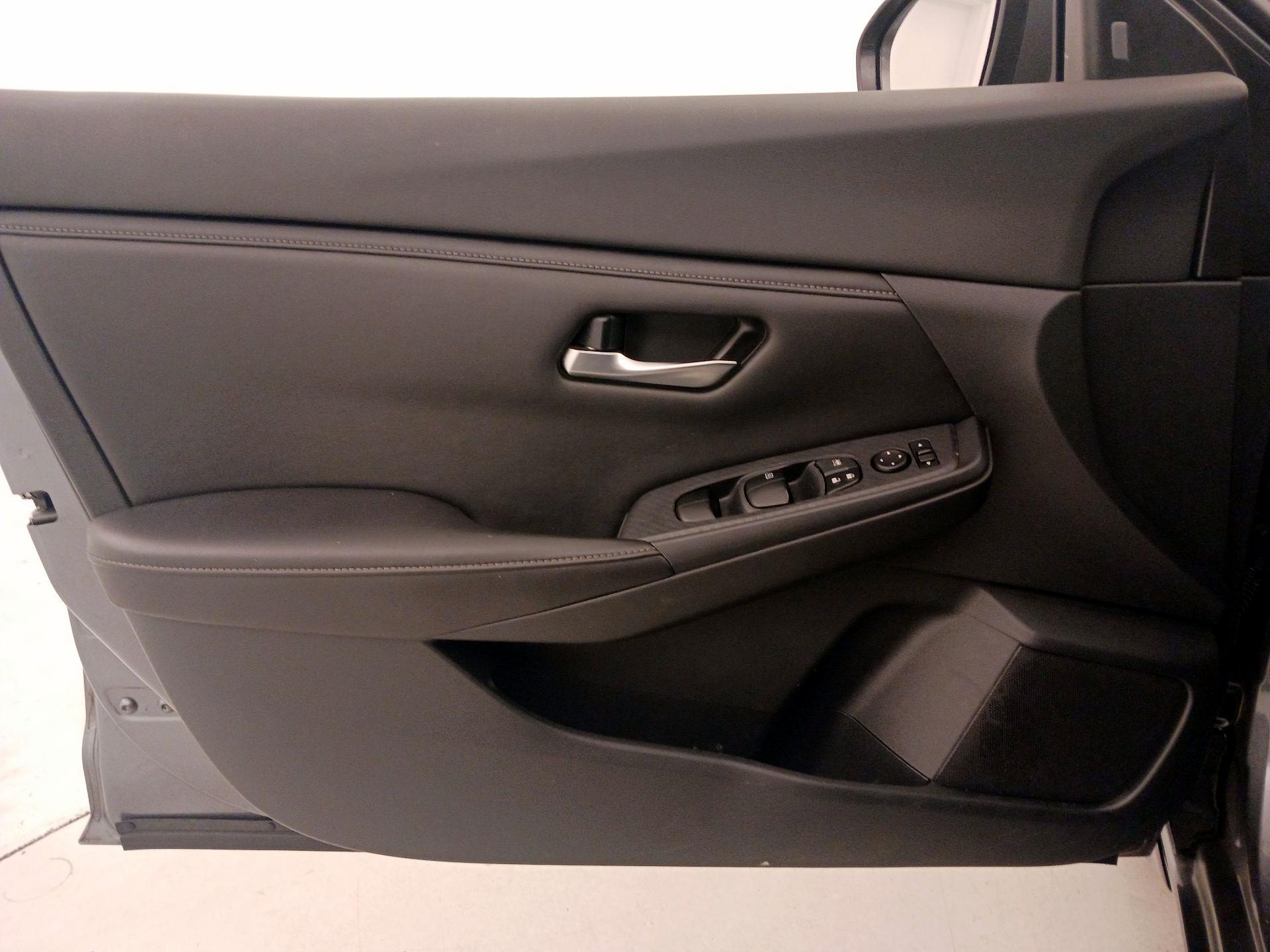 Thumbnail: 2020 Nissan Sentra - 12