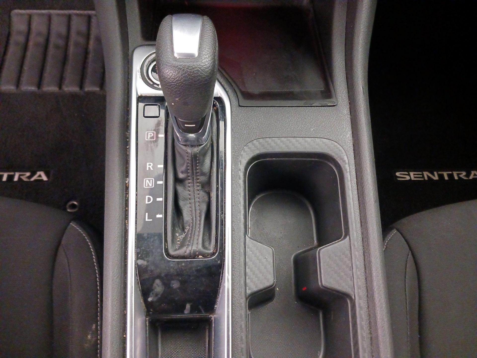 Thumbnail: 2020 Nissan Sentra - 17