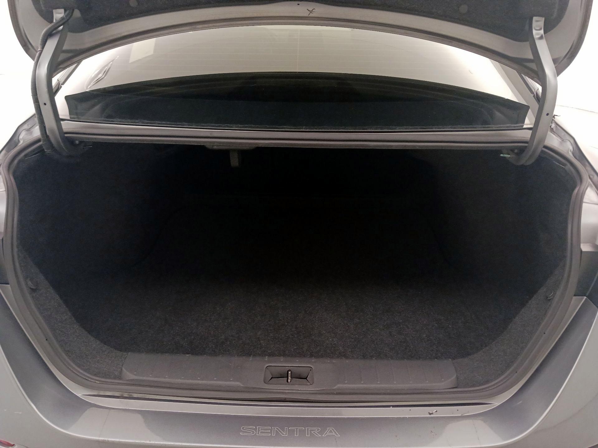 Thumbnail: 2020 Nissan Sentra - 20