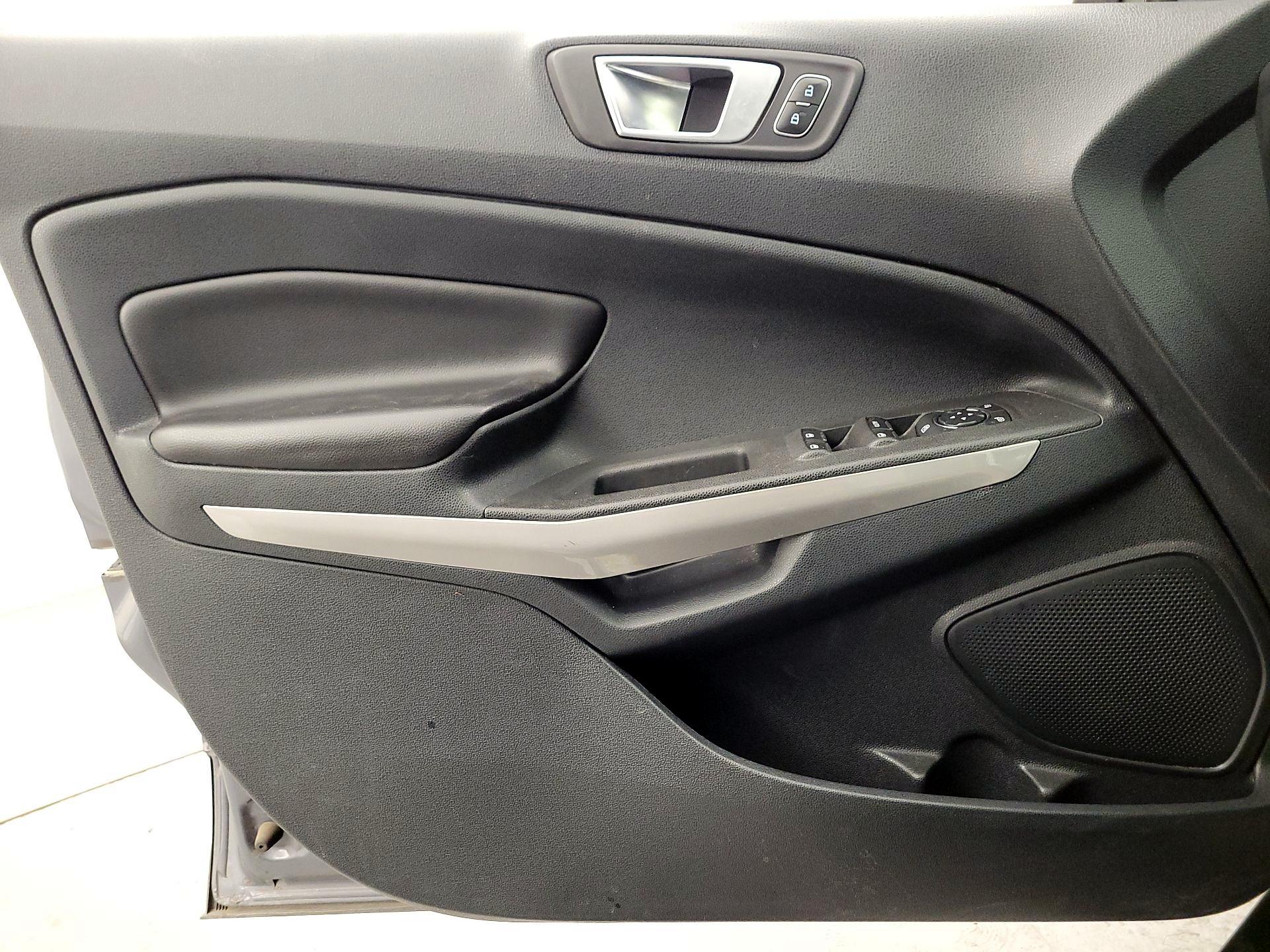 Thumbnail: 2018 Ford EcoSport - 12