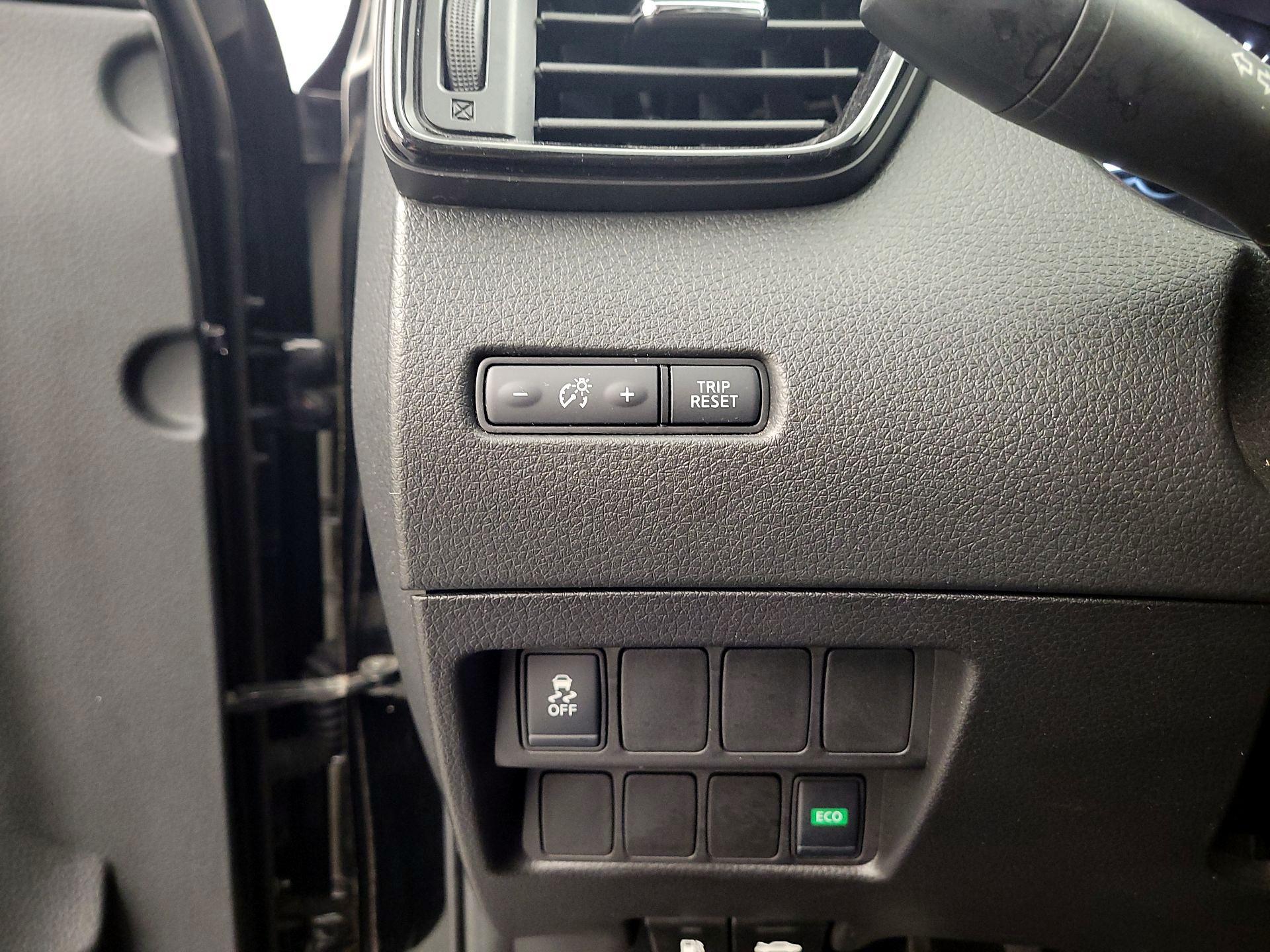 Thumbnail: 2019 Nissan Rogue Sport - 13