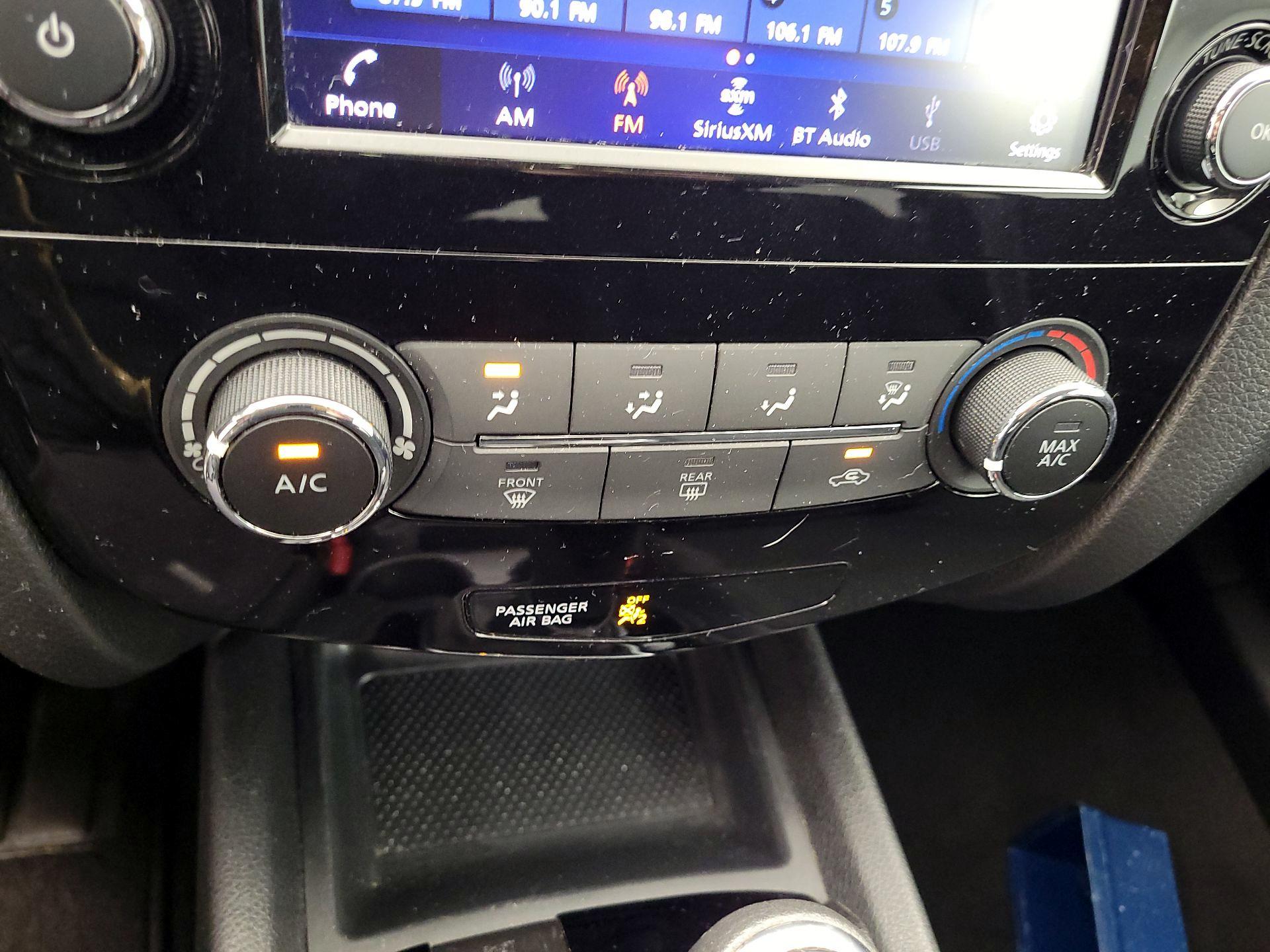 Thumbnail: 2019 Nissan Rogue Sport - 16