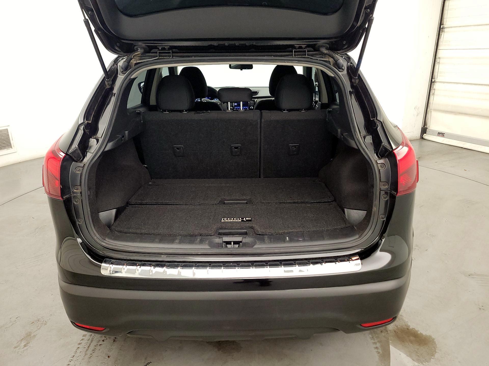 Thumbnail: 2019 Nissan Rogue Sport - 19