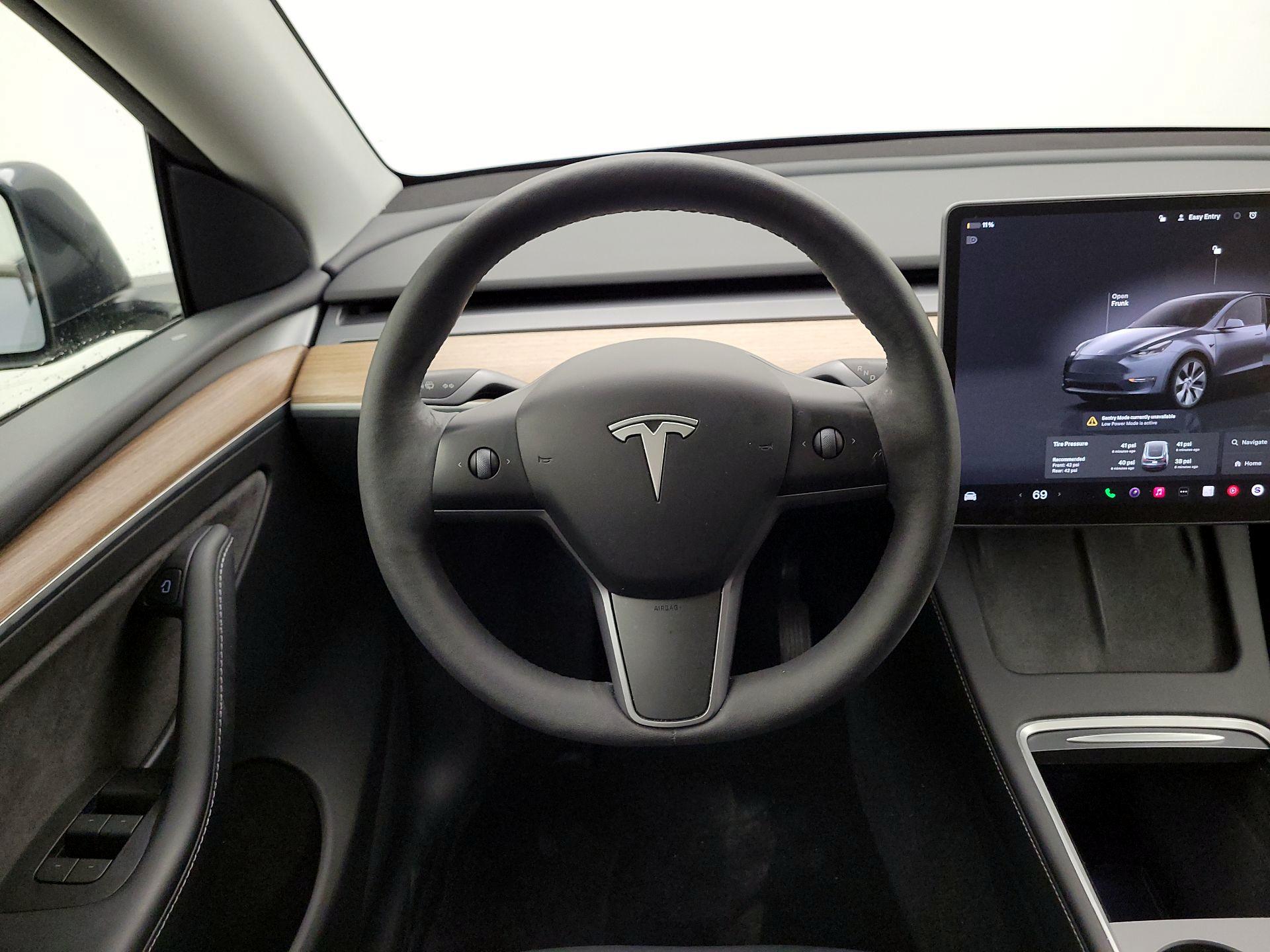 Thumbnail: 2023 Tesla Model Y - 10