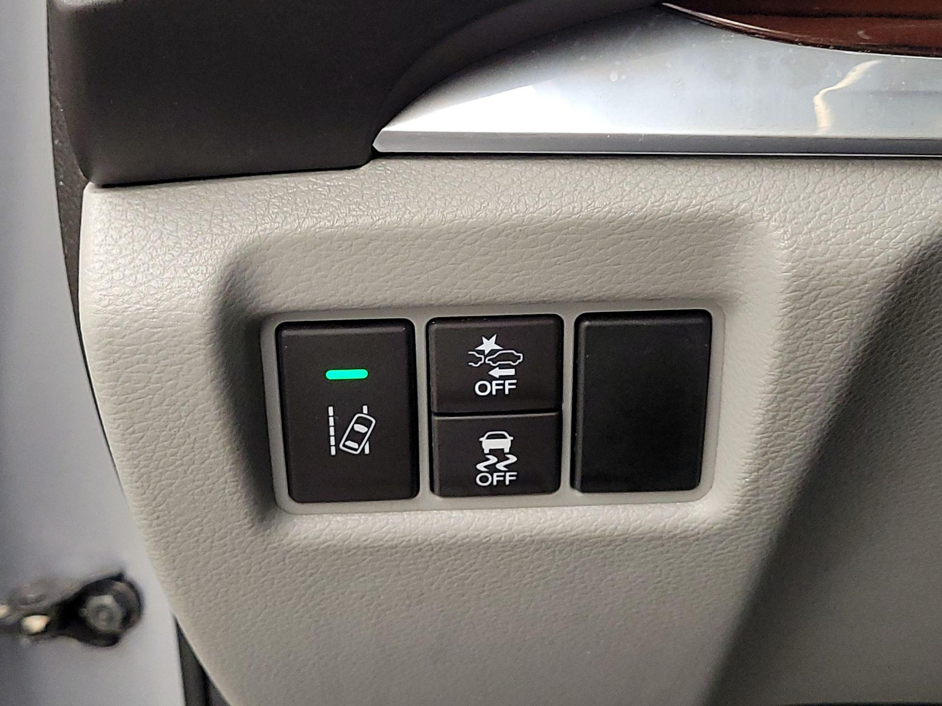 Thumbnail: 2016 Acura MDX - 13