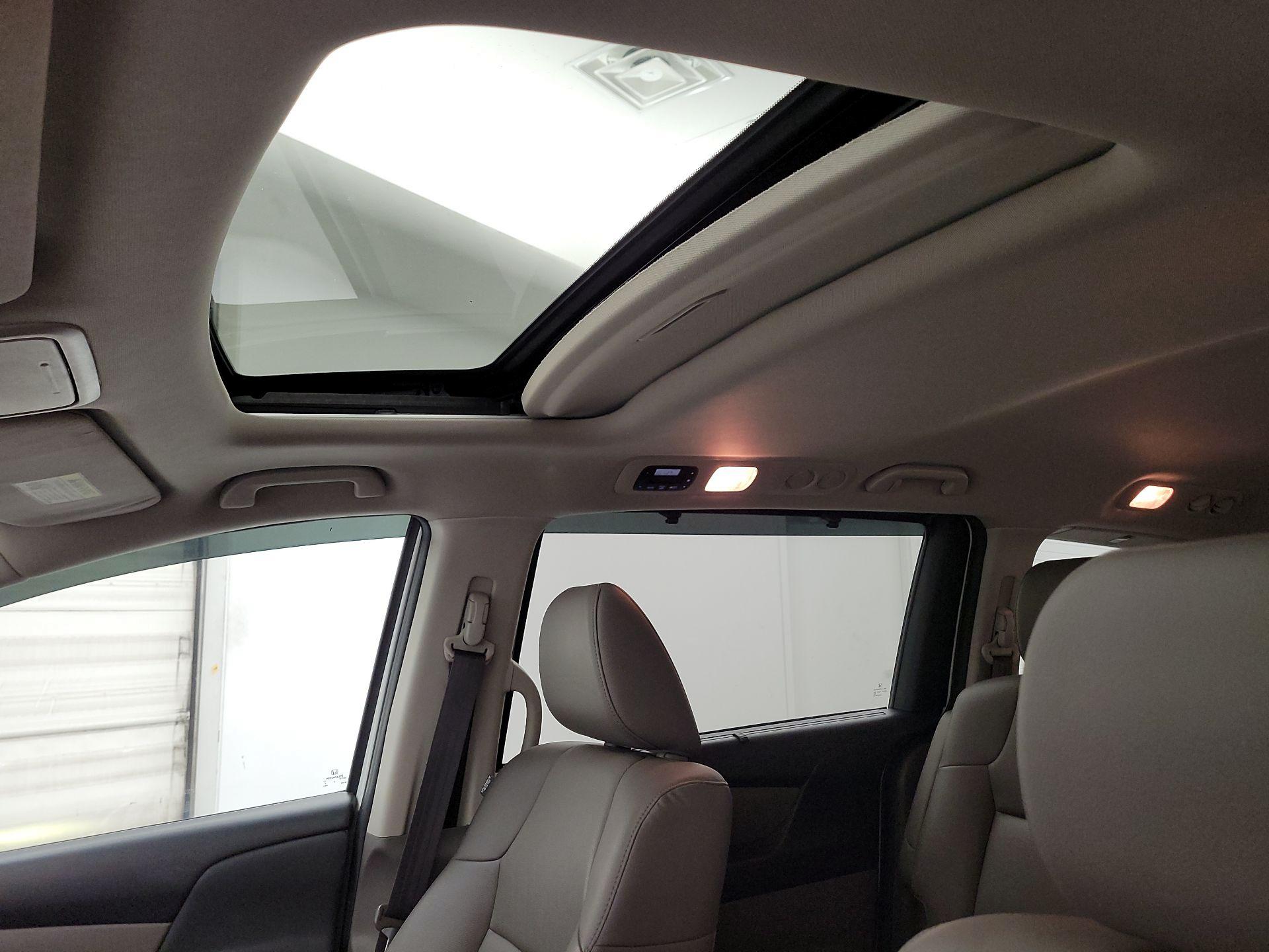 Thumbnail: 2016 Honda Odyssey - 18