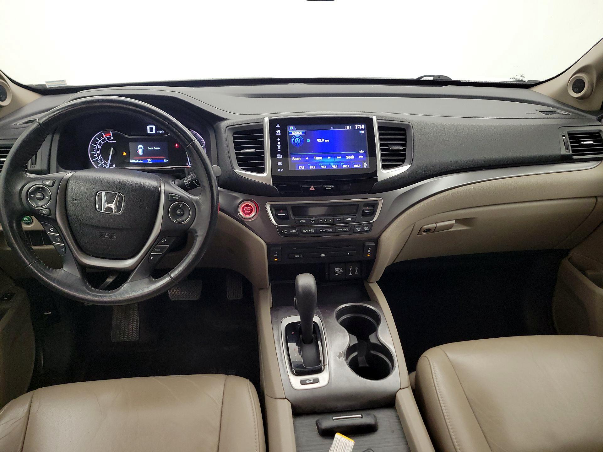 Thumbnail: 2017 Honda Pilot - 9