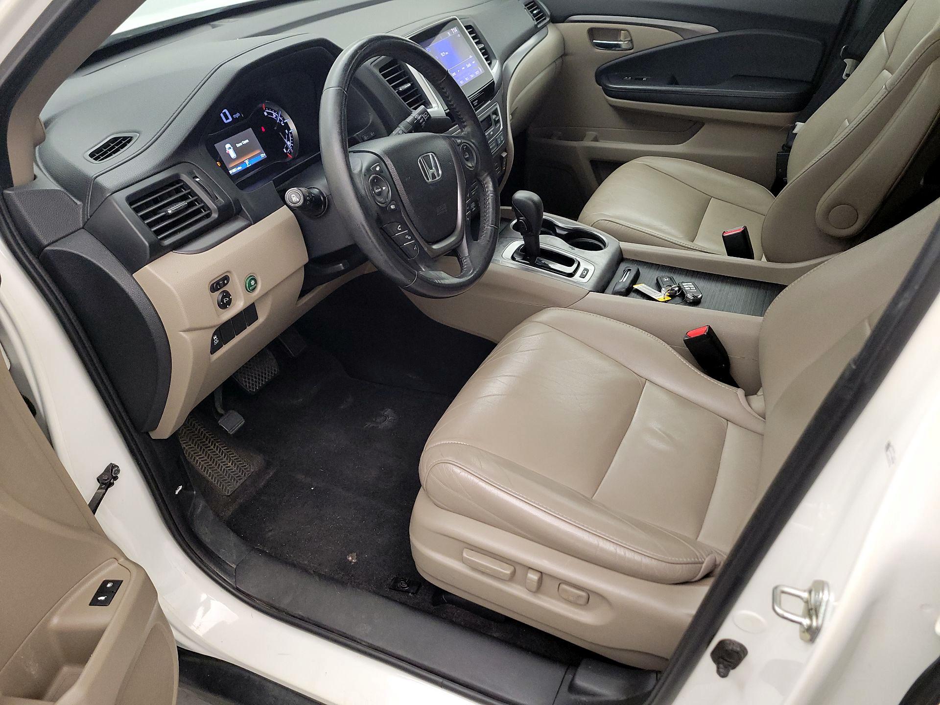 Thumbnail: 2017 Honda Pilot - 11