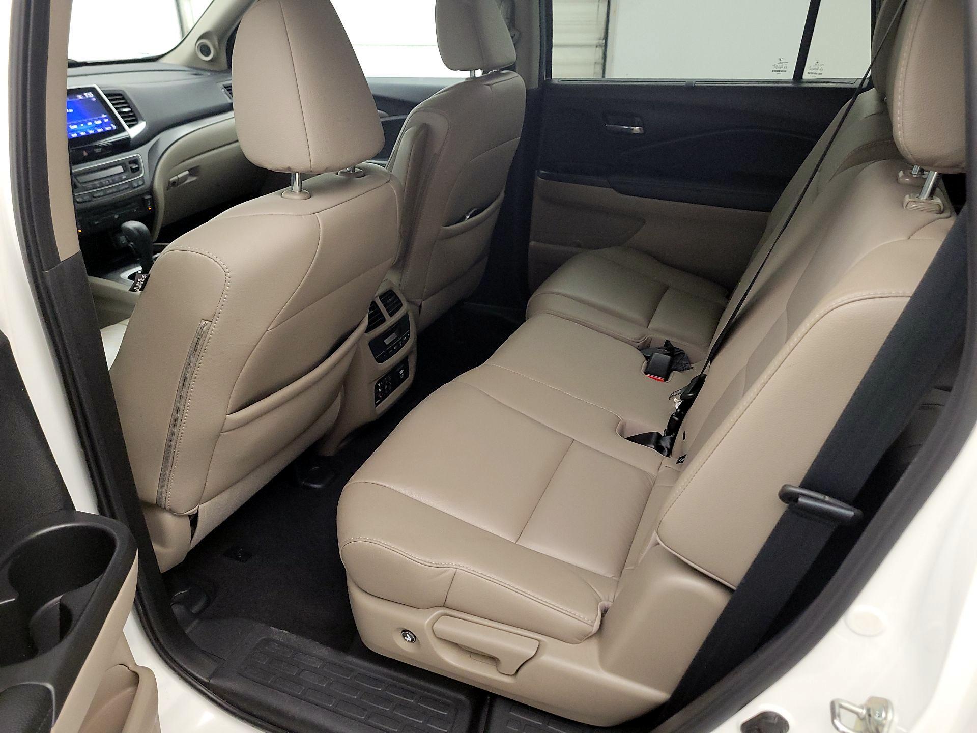 Thumbnail: 2017 Honda Pilot - 19