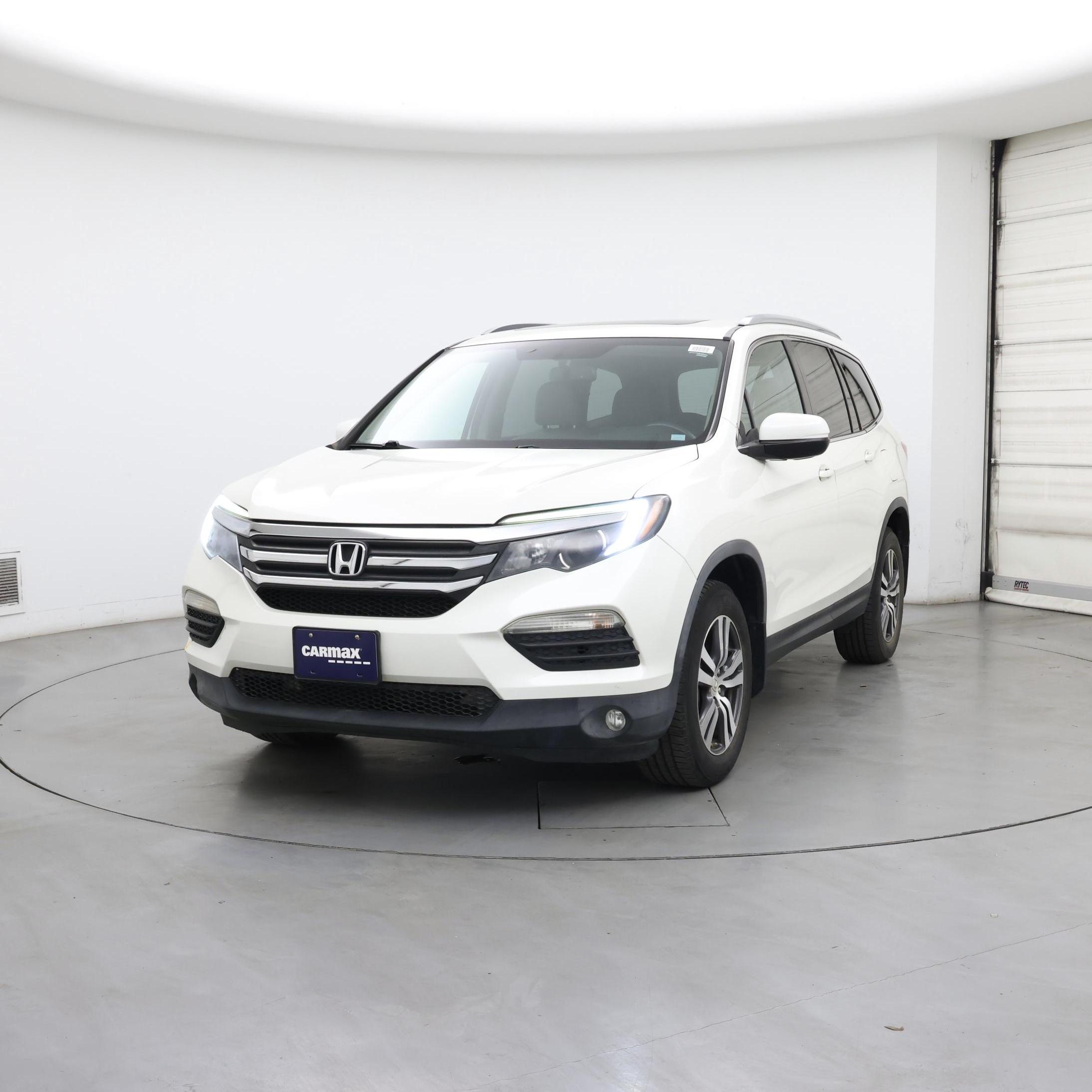 Thumbnail: 2017 Honda Pilot - 4