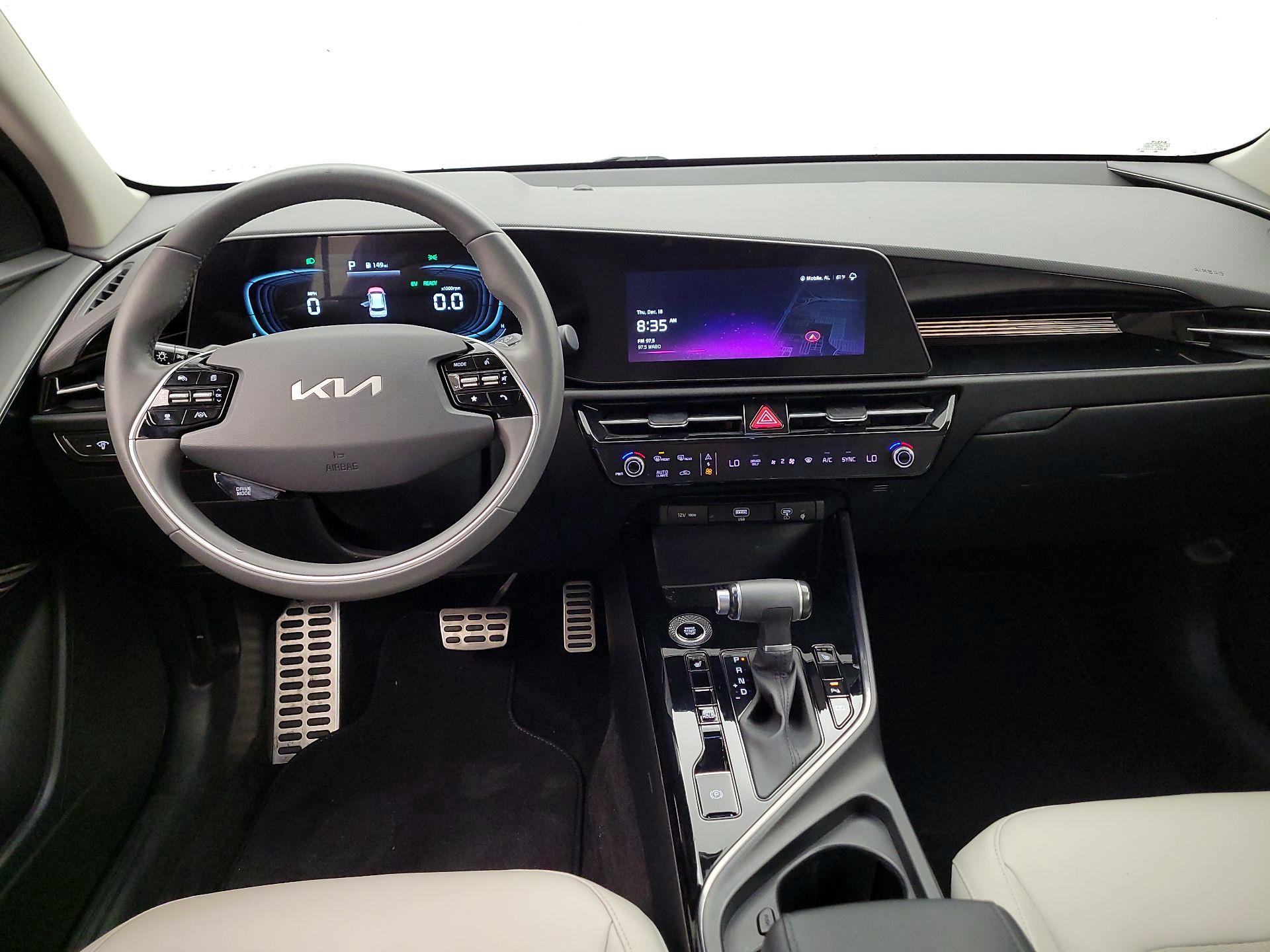 Thumbnail: 2023 Kia Niro - 9