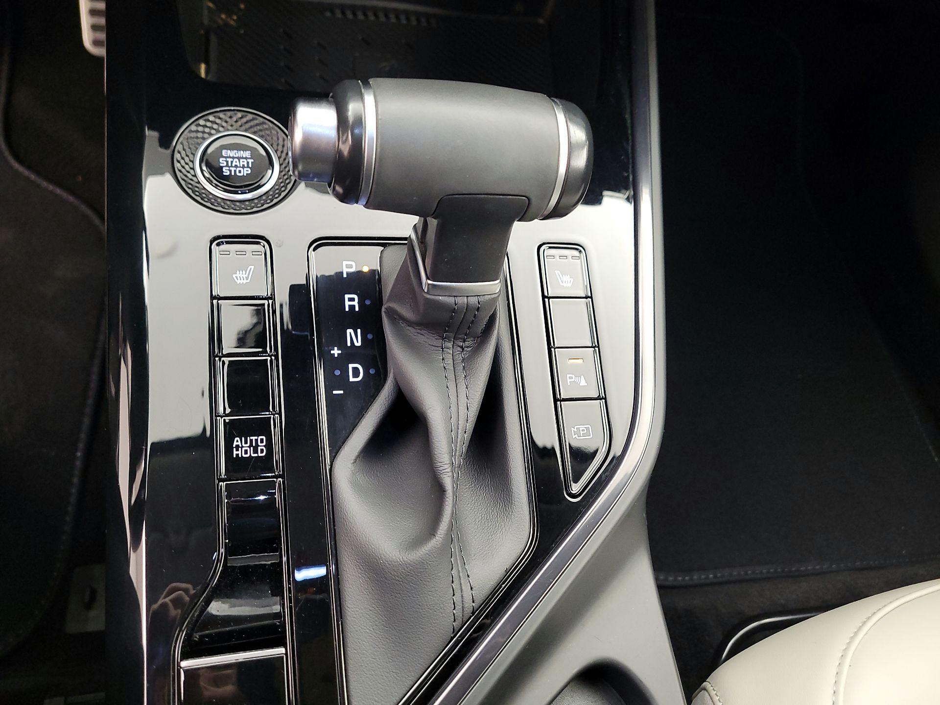 Thumbnail: 2023 Kia Niro - 15