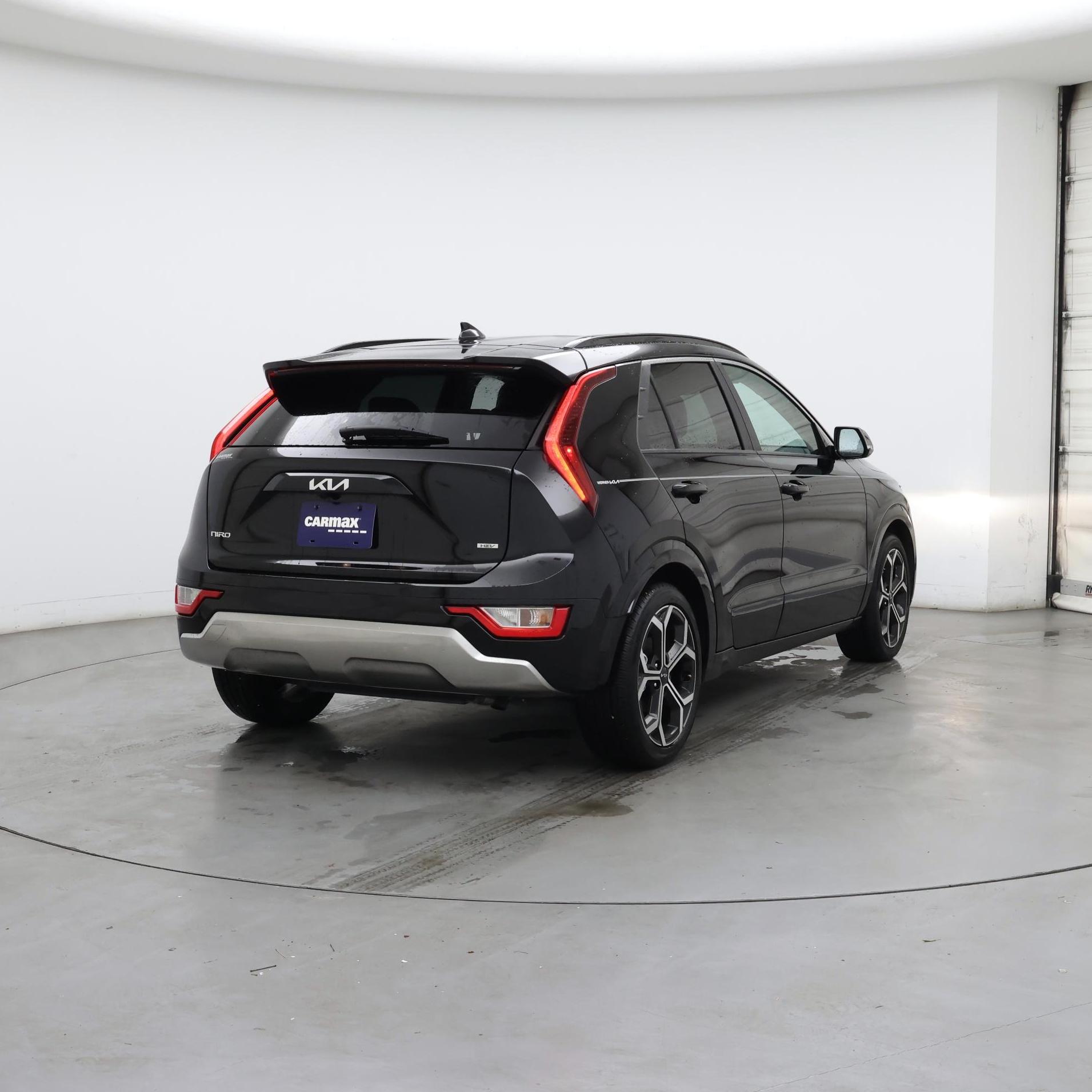 Thumbnail: 2023 Kia Niro - 8