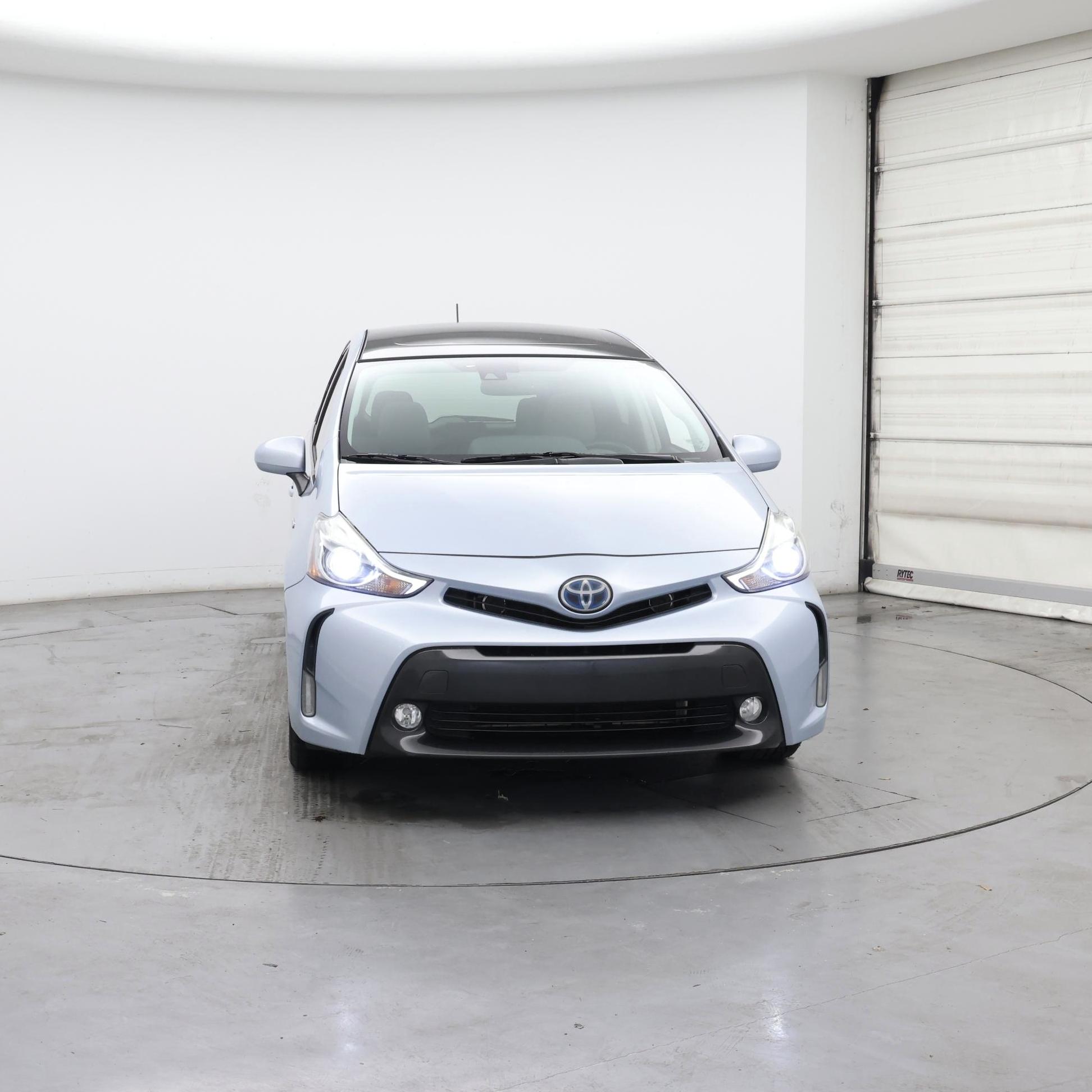 Thumbnail: 2015 Toyota Prius v - 5