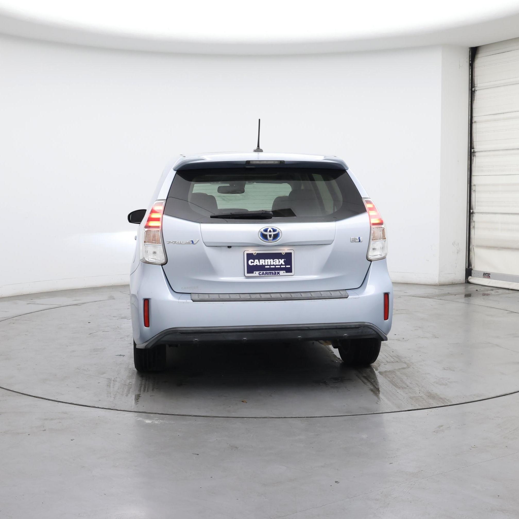 Thumbnail: 2015 Toyota Prius v - 6